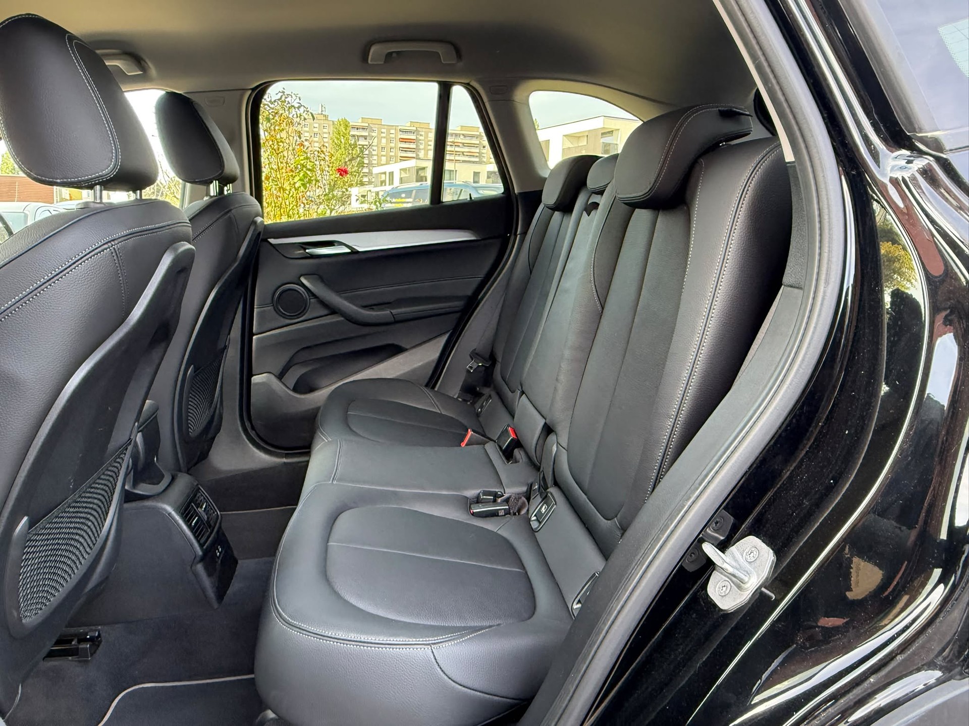 BMW X1 sDrive 18i M Sport Steptronic DSK-image-13