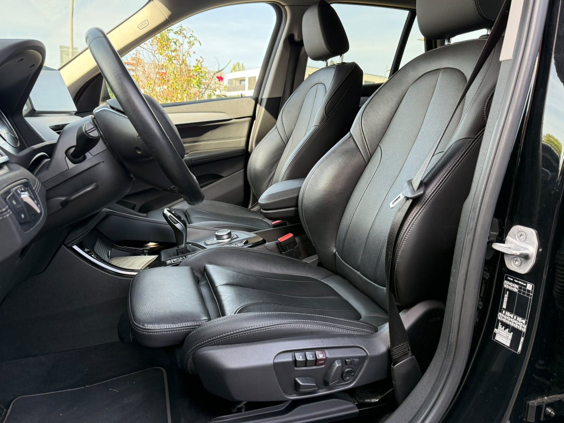 BMW X1 sDrive 18i M Sport Steptronic DSK-image-9
