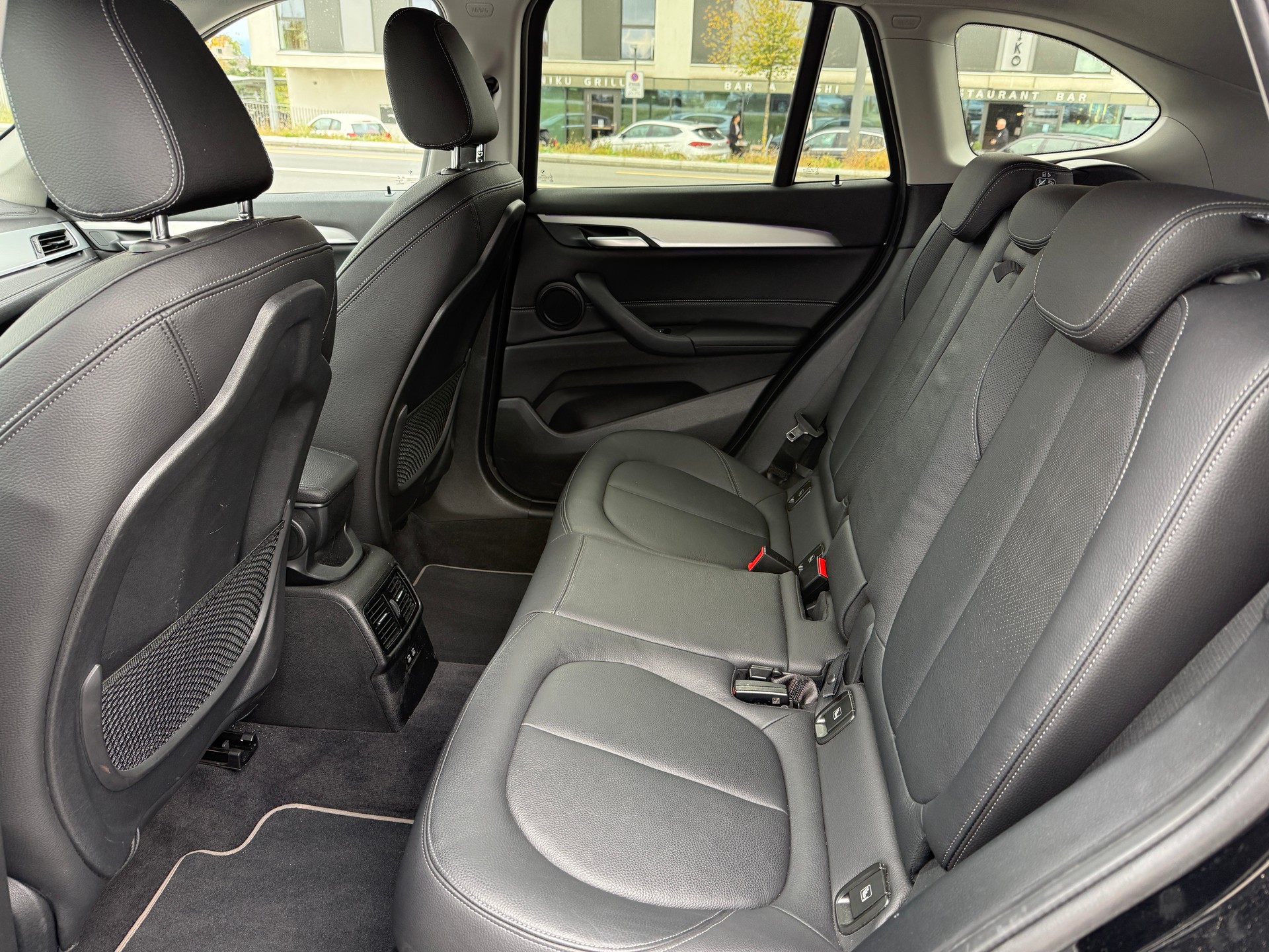 BMW X1 sDrive 18i M Sport Steptronic DSK - Nouvelle Expertise du Jour : 23.10.2026 - Garantie 12 mois ou 20‘000 km-image-26
