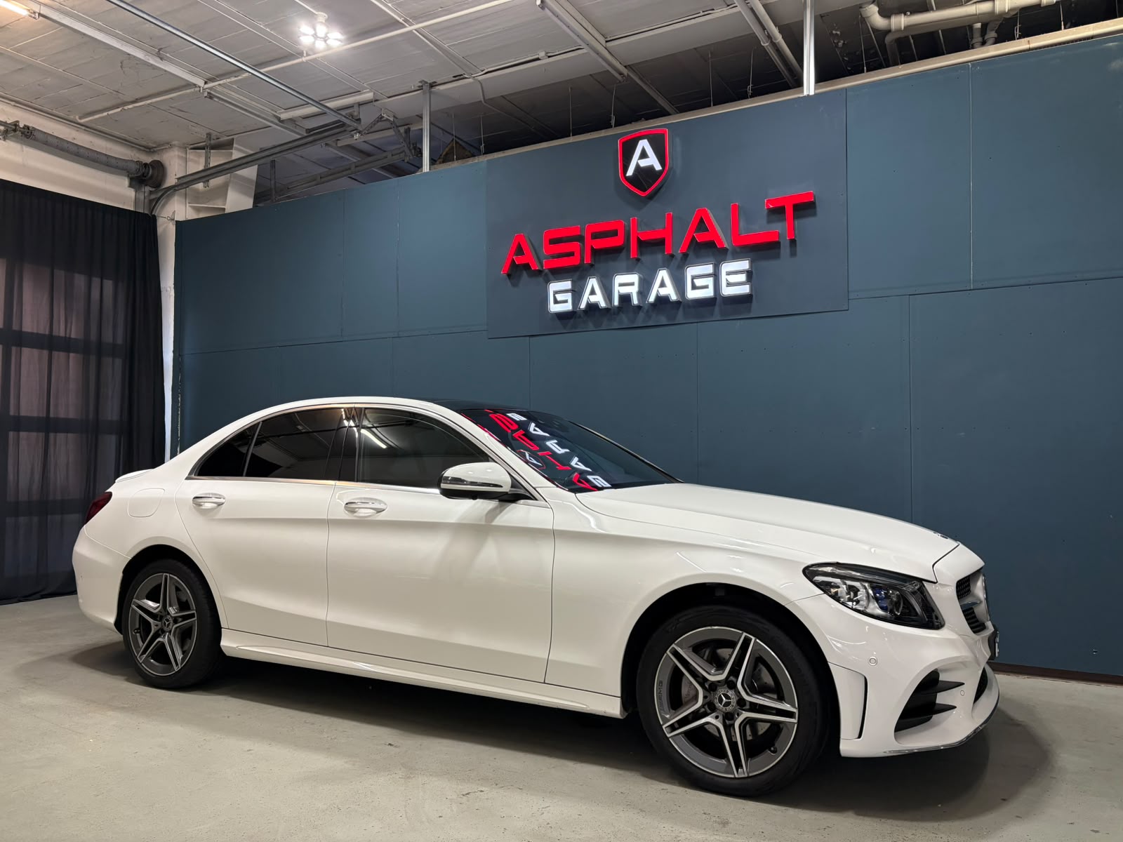 MERCEDES-BENZ C 220 d Swiss Star AMG Line 4Matic 9G-Tronic-image-3