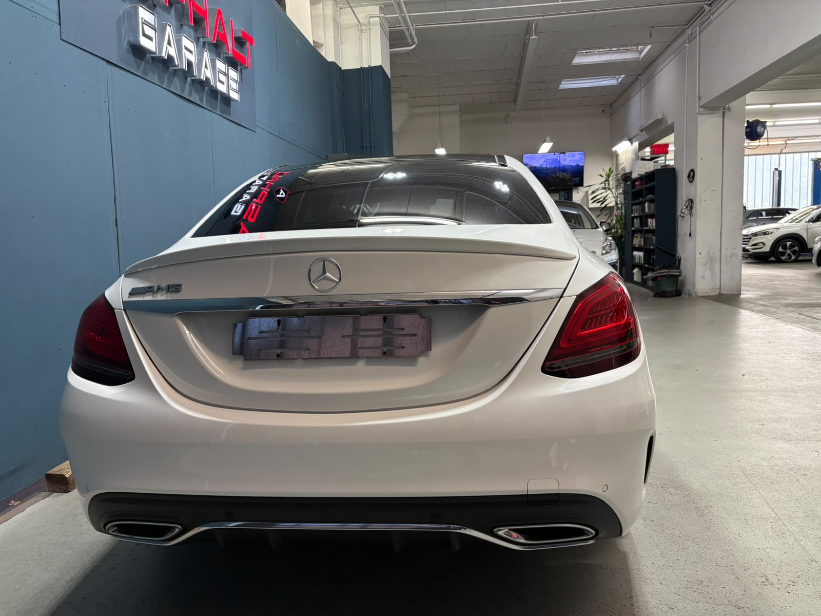 MERCEDES-BENZ C 220 d Swiss Star AMG Line 4Matic 9G-Tronic-image-6
