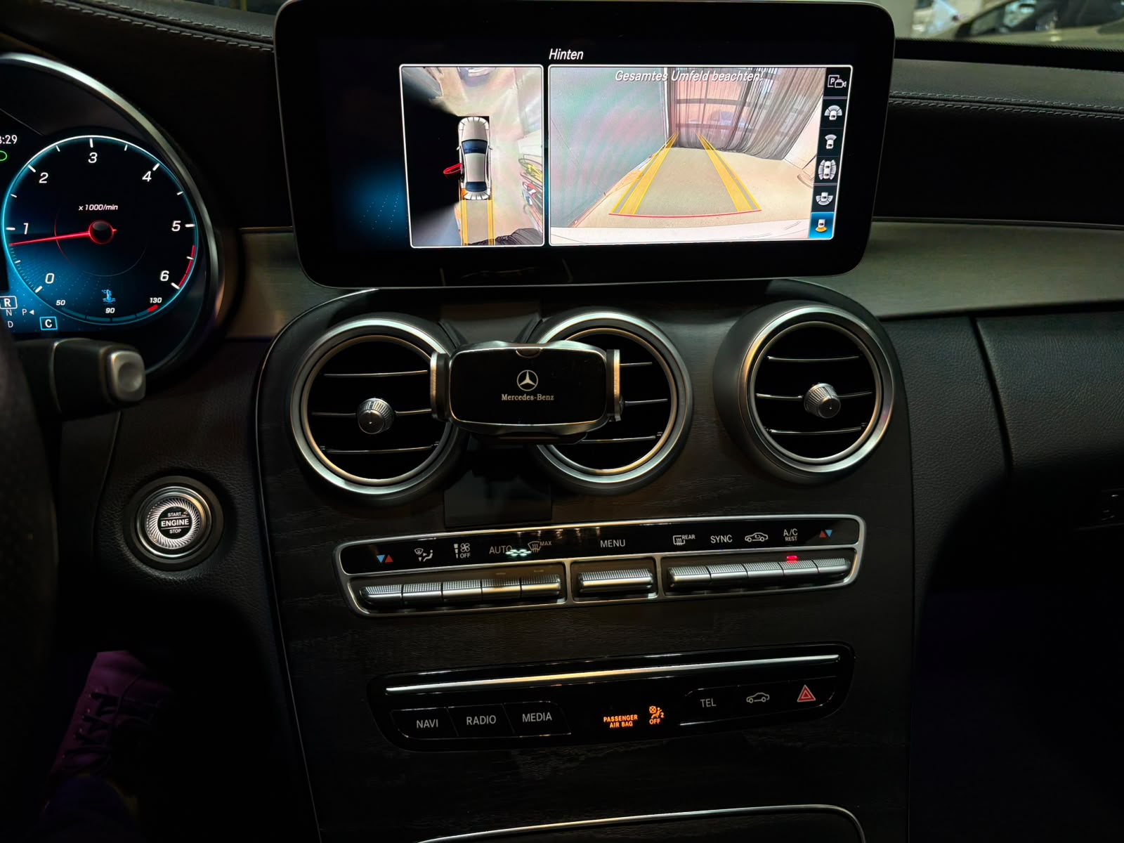 MERCEDES-BENZ C 220 d Swiss Star AMG Line 4Matic 9G-Tronic-image-16