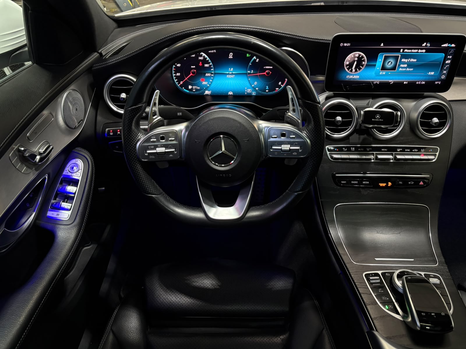 MERCEDES-BENZ C 220 d Swiss Star AMG Line 4Matic 9G-Tronic-image-13