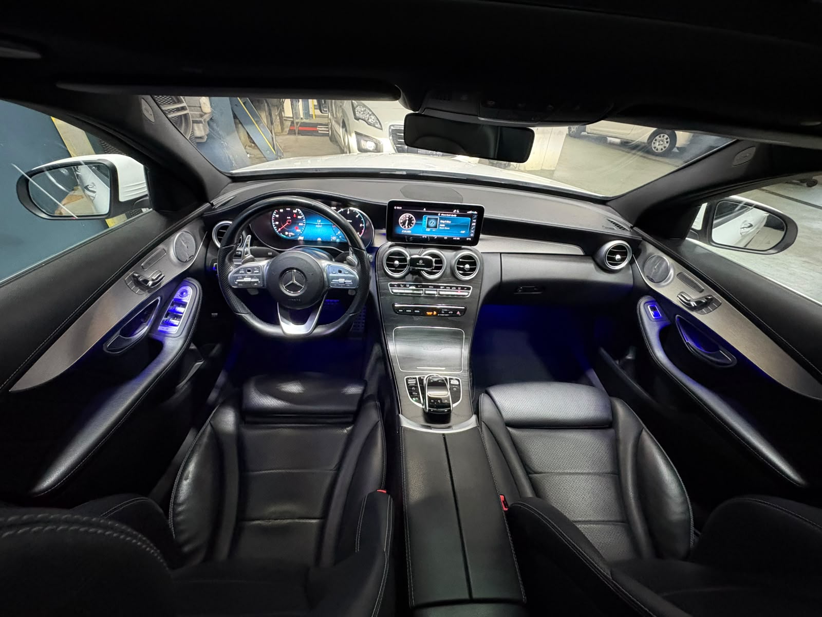 MERCEDES-BENZ C 220 d Swiss Star AMG Line 4Matic 9G-Tronic-image-12