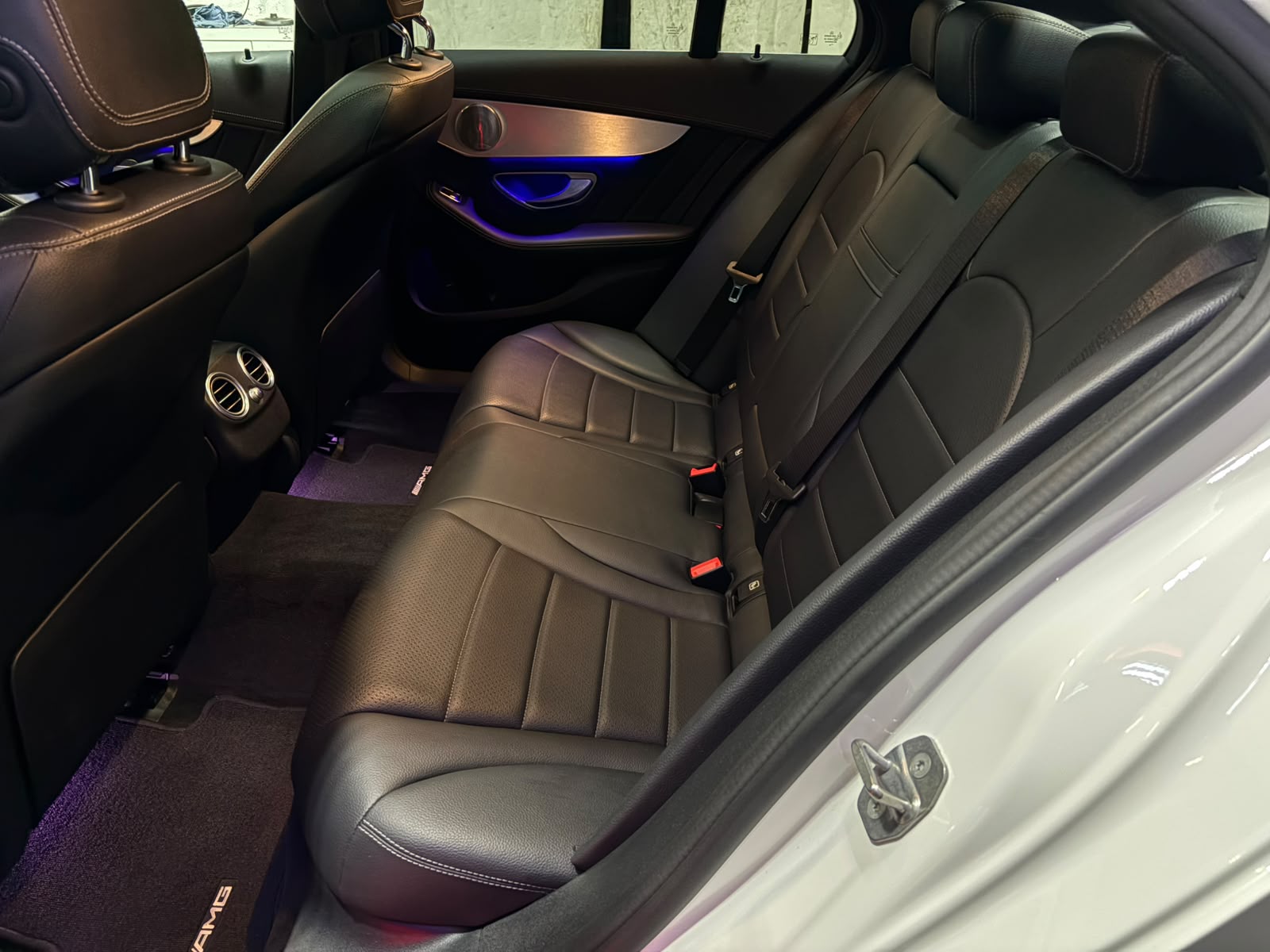 MERCEDES-BENZ C 220 d Swiss Star AMG Line 4Matic 9G-Tronic-image-21