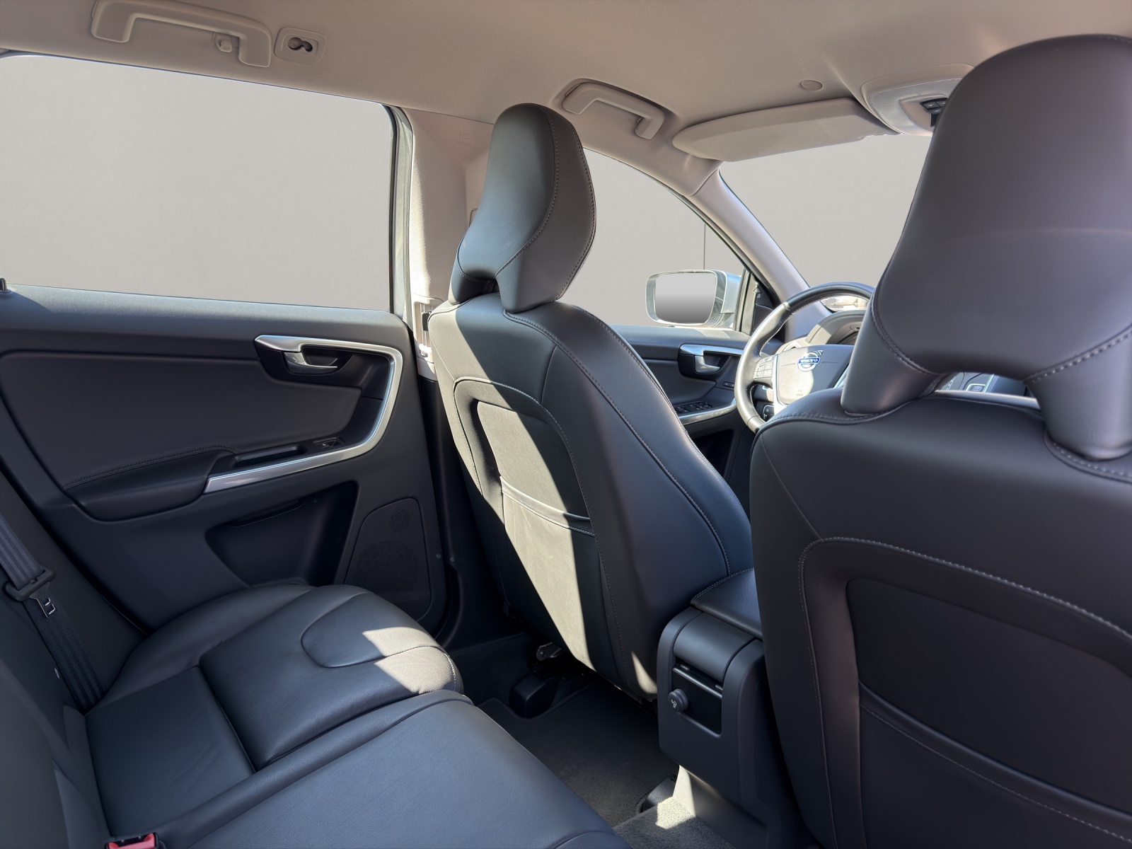VOLVO XC60 2.4 D4 Summum AWD S/S-image-13