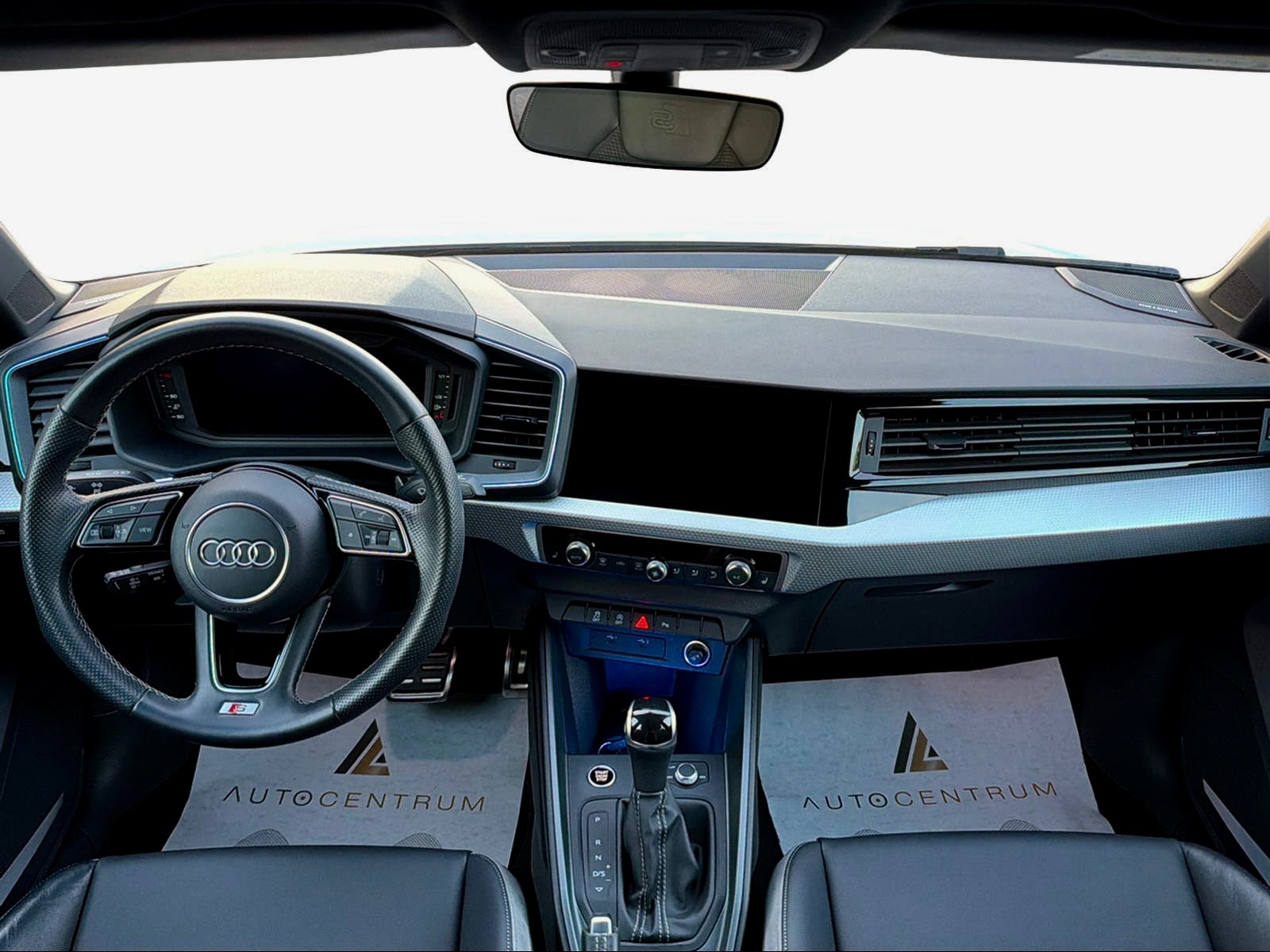AUDI A1 City Carver 30 TFSI Attraction S-tronic-image-11