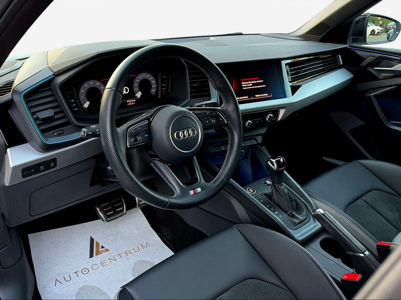 AUDI A1 City Carver 30 TFSI Attraction S-tronic-image-1