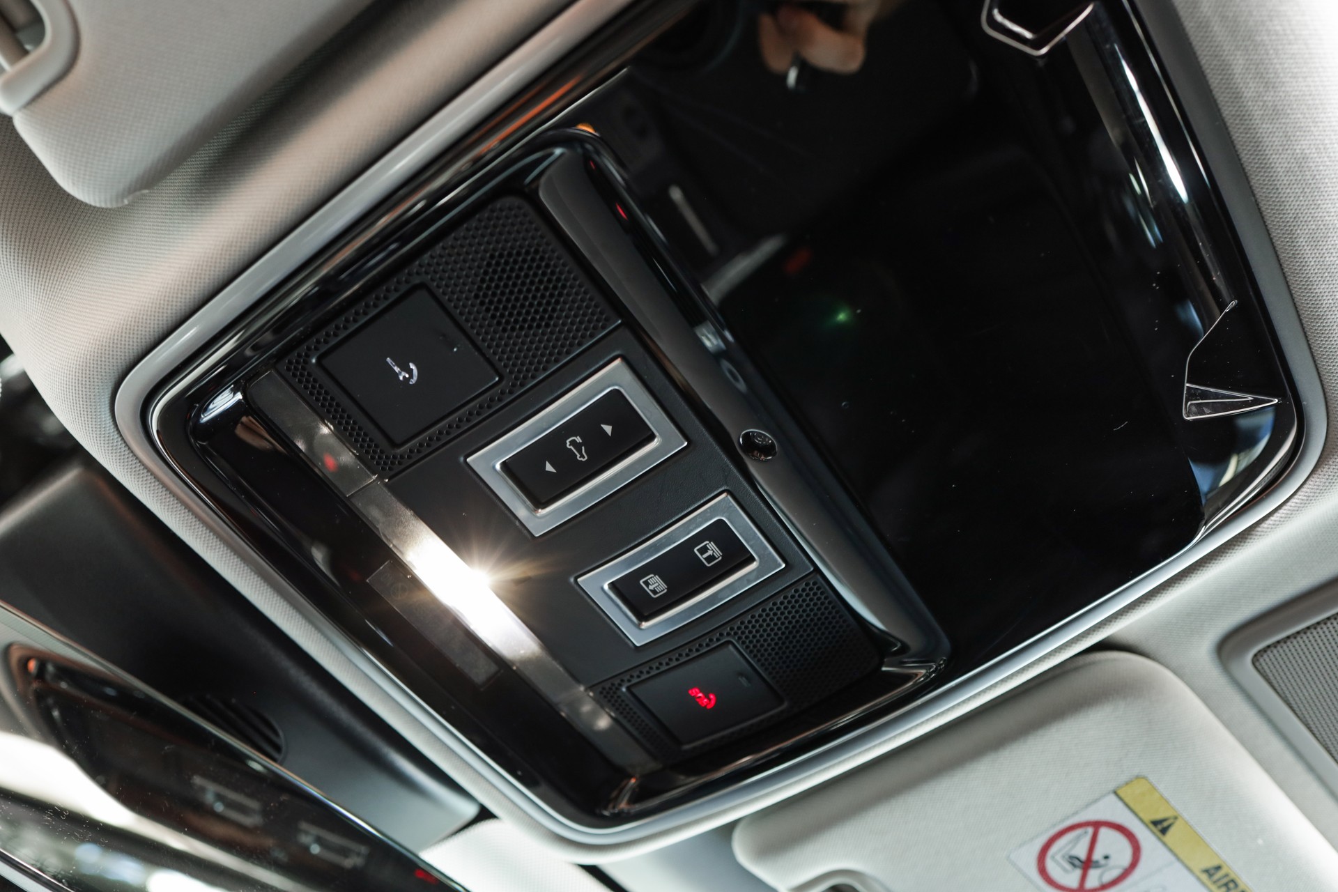 LAND ROVER Range Rover Sport P400e 2.0 I4 PHEV SE Automatic Suspension pneumatique / Matrix LED / Caméra 360°-image-22
