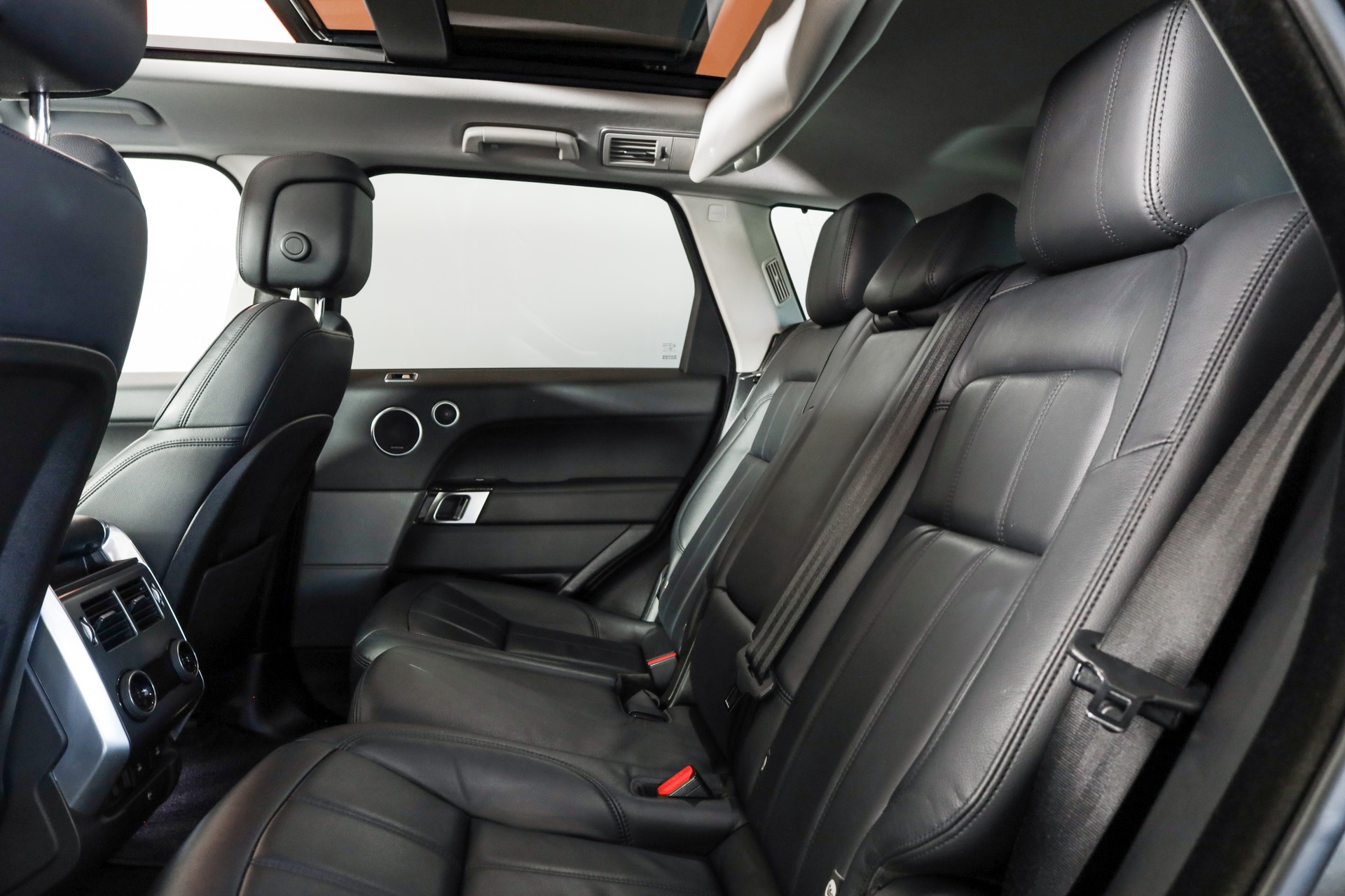 LAND ROVER Range Rover Sport P400e 2.0 I4 PHEV SE Automatic Suspension pneumatique / Matrix LED / Caméra 360°-image-6