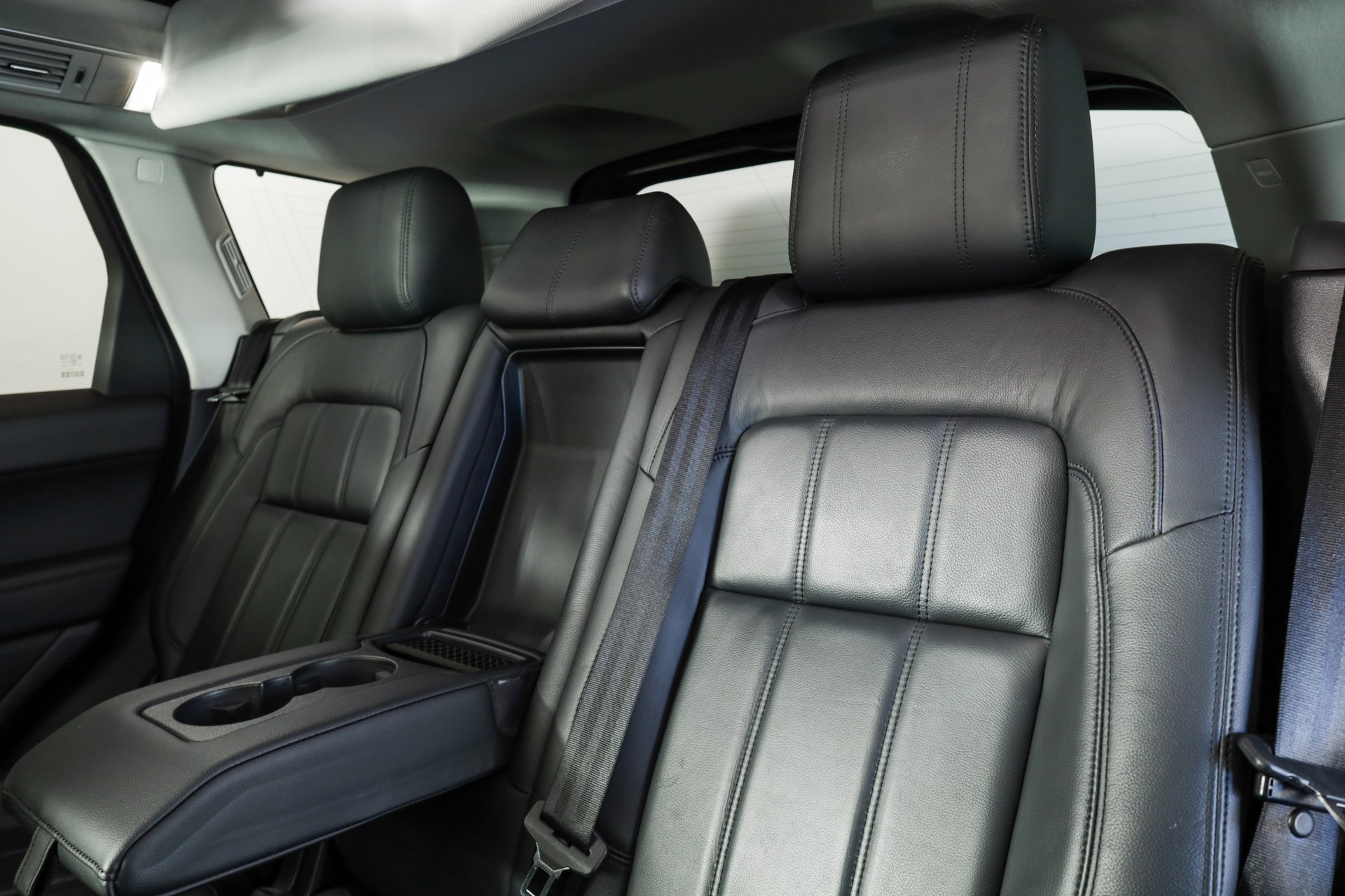 LAND ROVER Range Rover Sport P400e 2.0 I4 PHEV SE Automatic Suspension pneumatique / Matrix LED / Caméra 360°-image-8