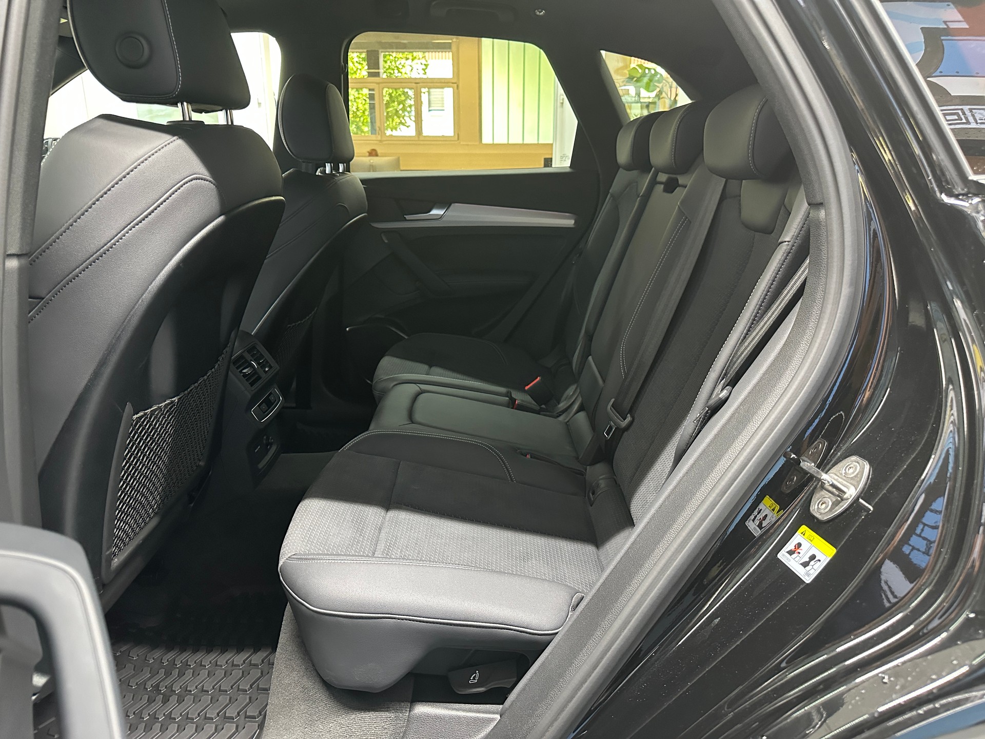 AUDI Q5 50 TFSI e PHEV S line quattro S-tronic-image-8