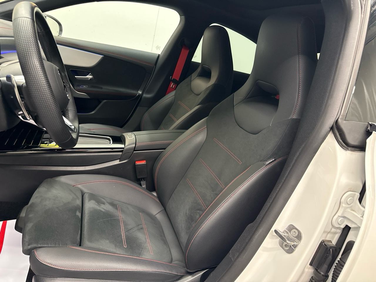 MERCEDES-BENZ CLA 35 AMG 4Matic 8G-DCT-image-3