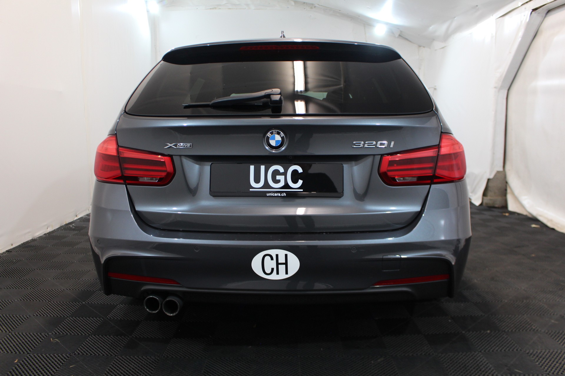 BMW 320i Essential Ed. xDrive SAG Tourin-image-4