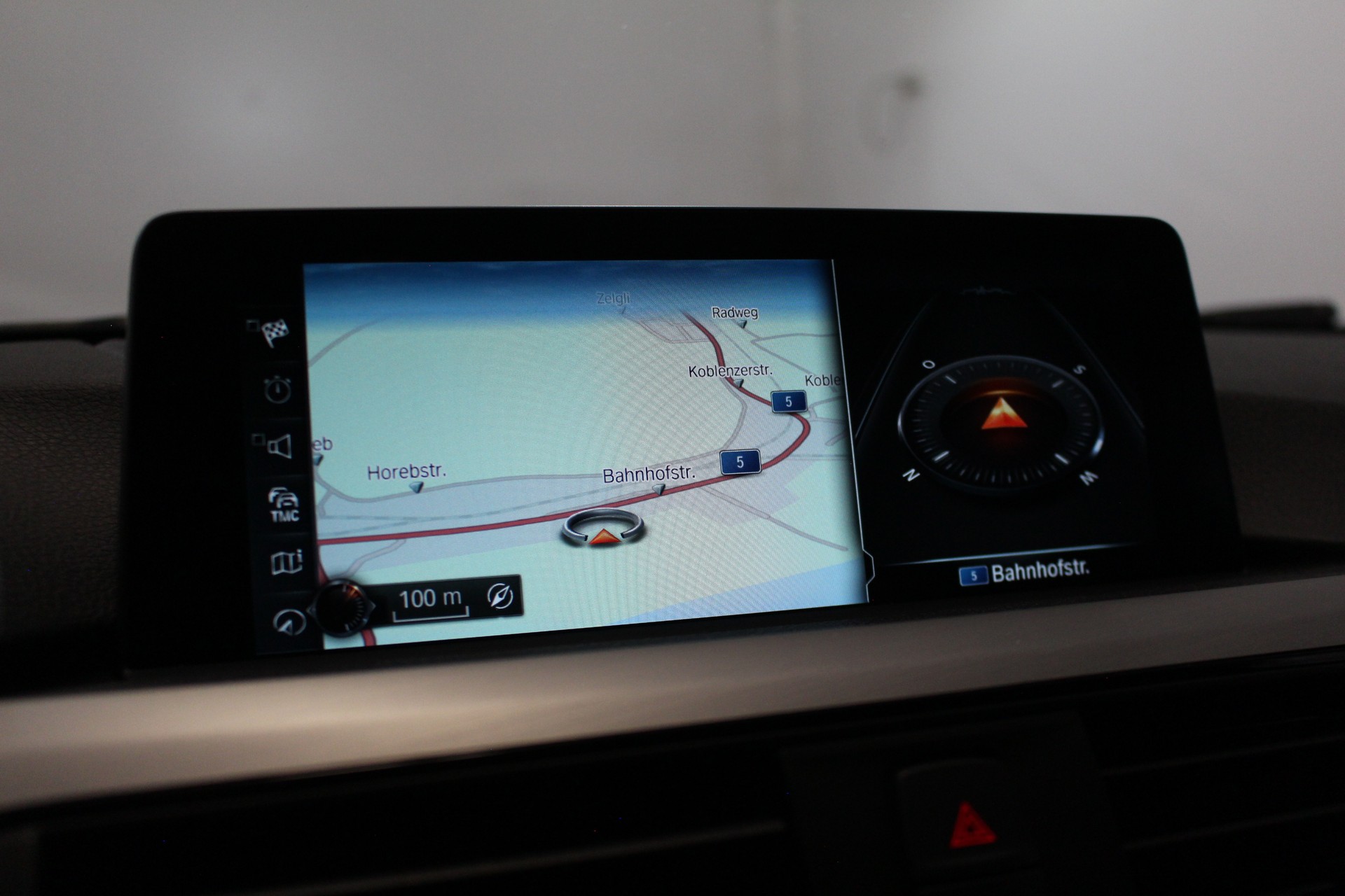 BMW 320i Essential Ed. xDrive SAG Tourin-image-15