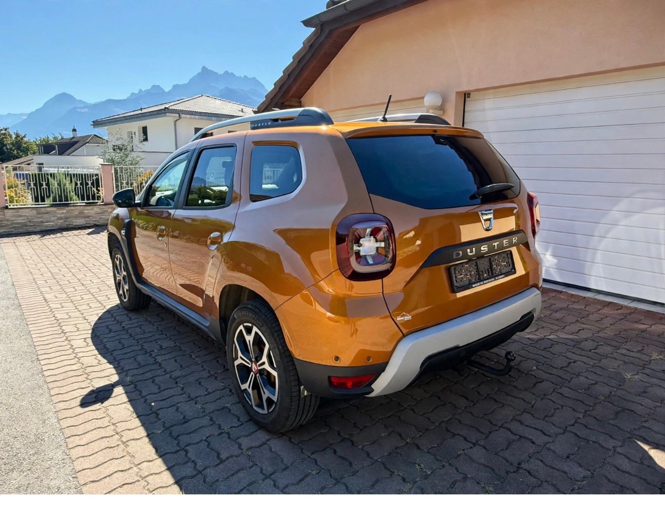 DACIA Duster dCi 115 Celebration 4x4-image-2