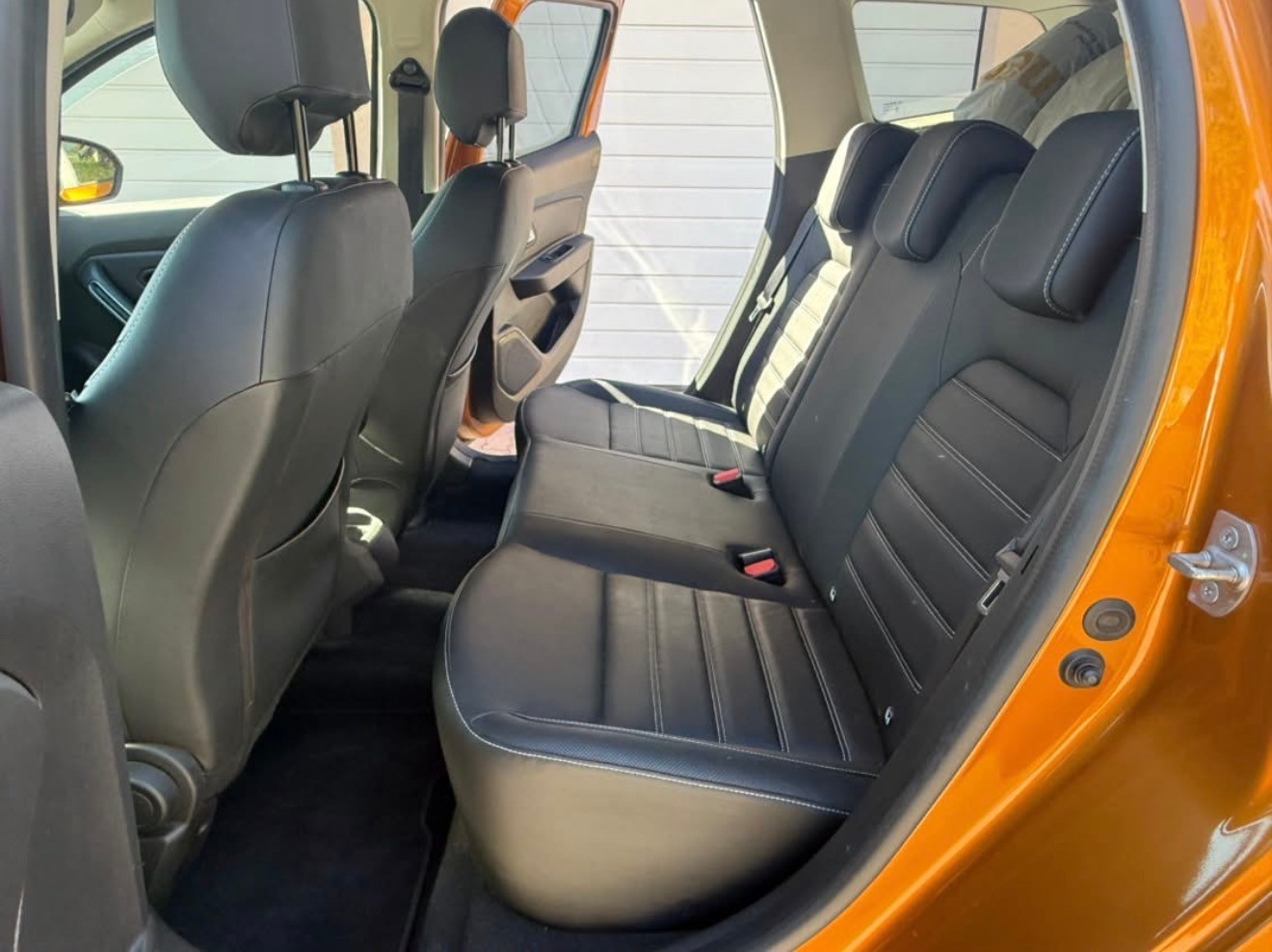 DACIA Duster dCi 115 Celebration 4x4-image-3