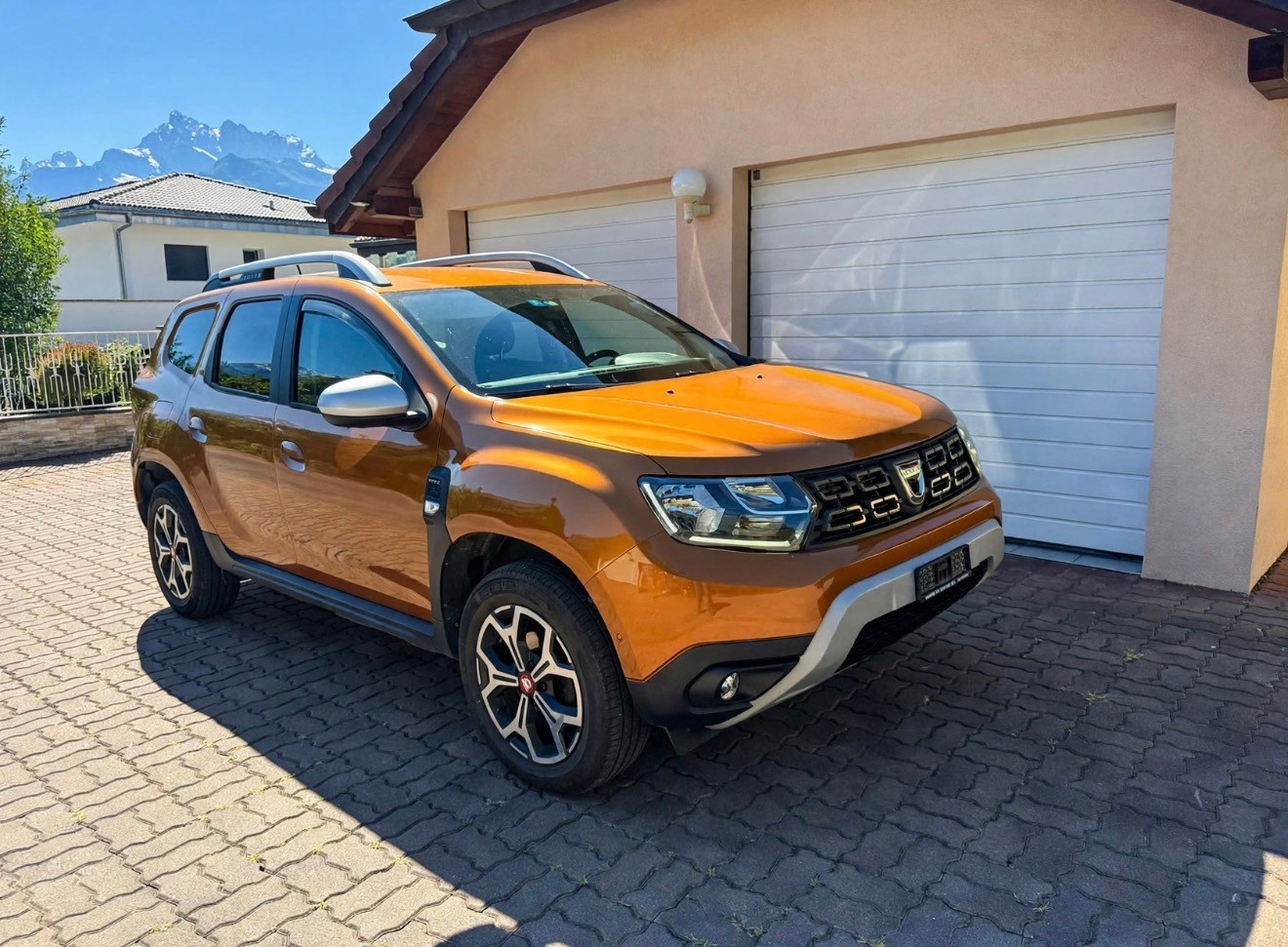 DACIA Duster dCi 115 Celebration 4x4-image-1