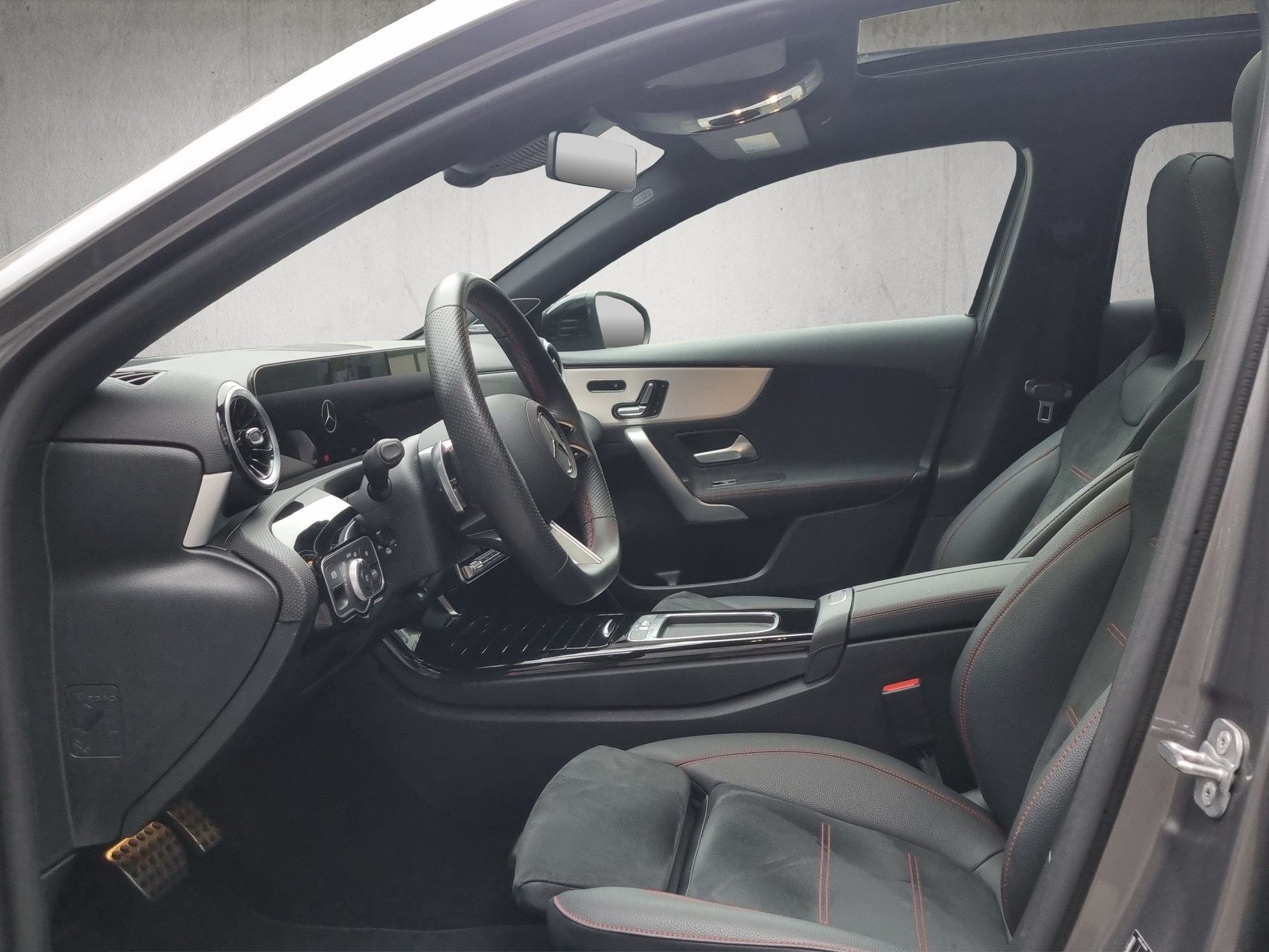MERCEDES-BENZ A 220 AMG Line 4m-image-8