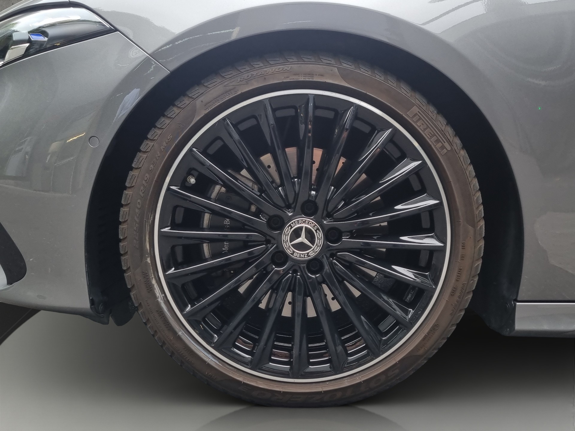 MERCEDES-BENZ A 220 AMG Line 4m-image-14