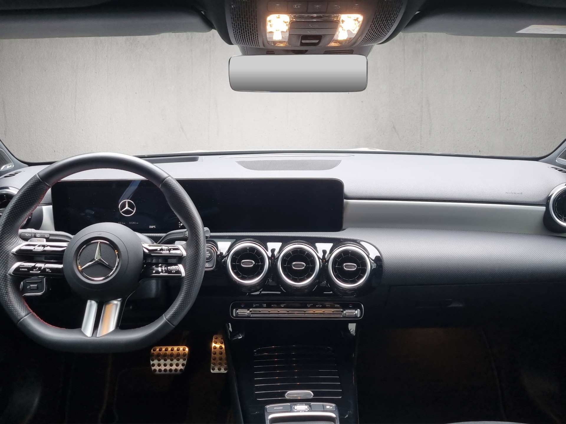 MERCEDES-BENZ A 220 AMG Line 4m-image-11