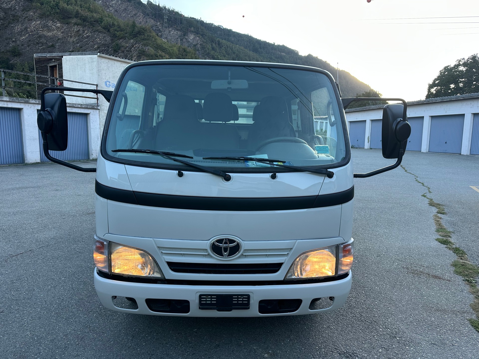 TOYOTA Dyna 150 3.0D-4D-image-2