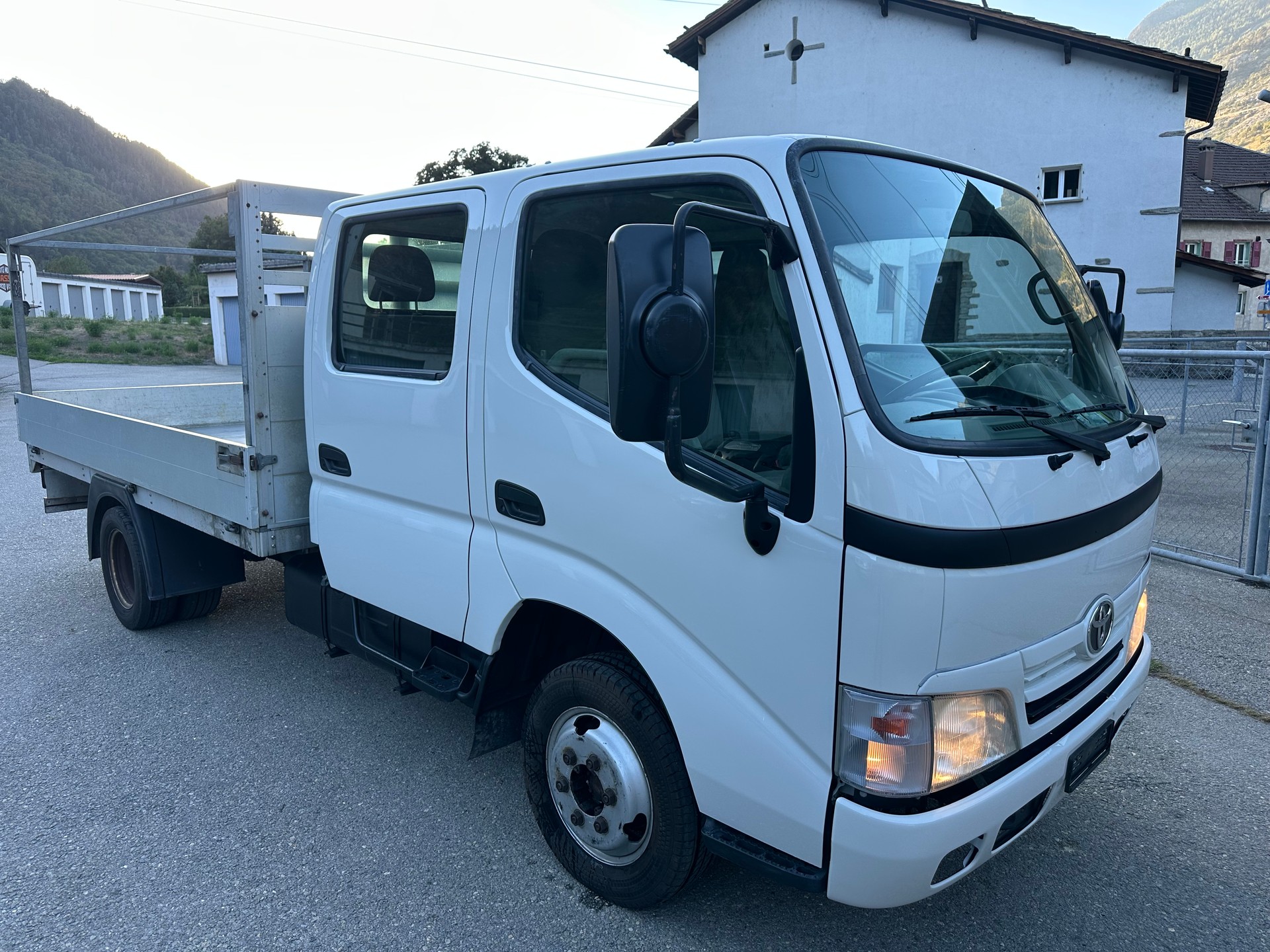 TOYOTA Dyna 150 3.0D-4D-image-6