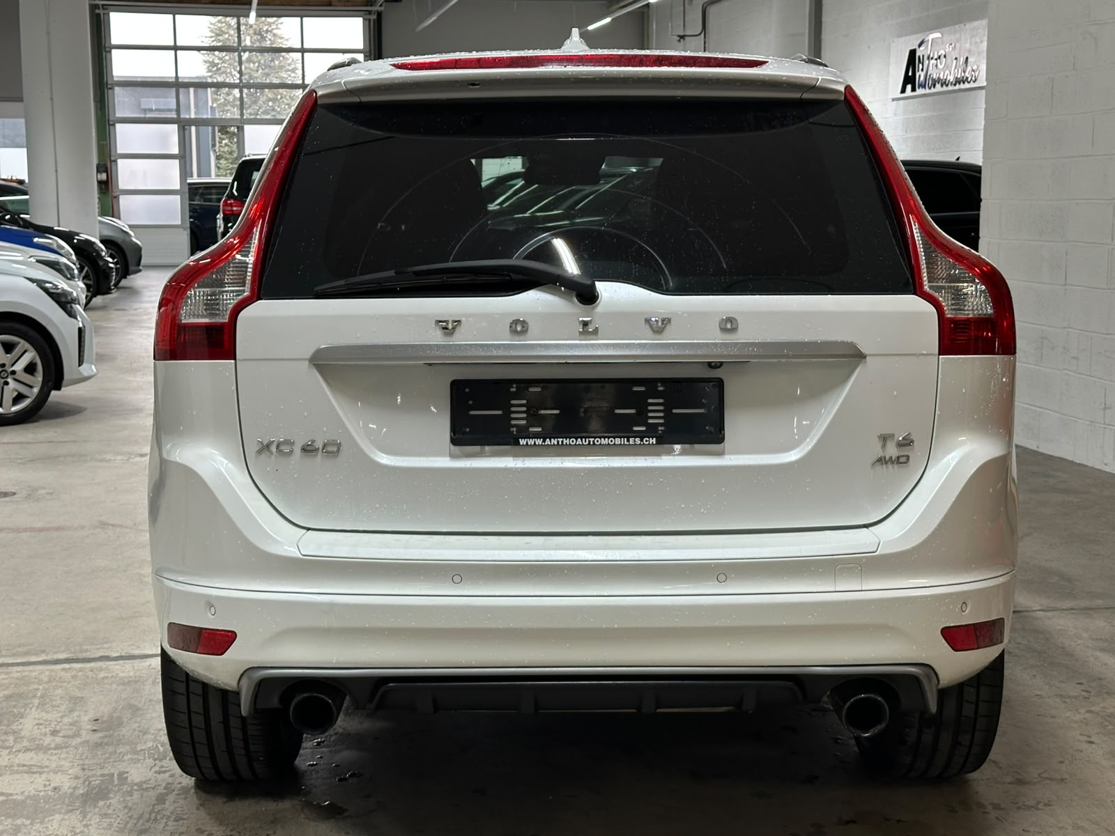 VOLVO XC60 T6 AWD Summum R-Design Geartronic-image-4
