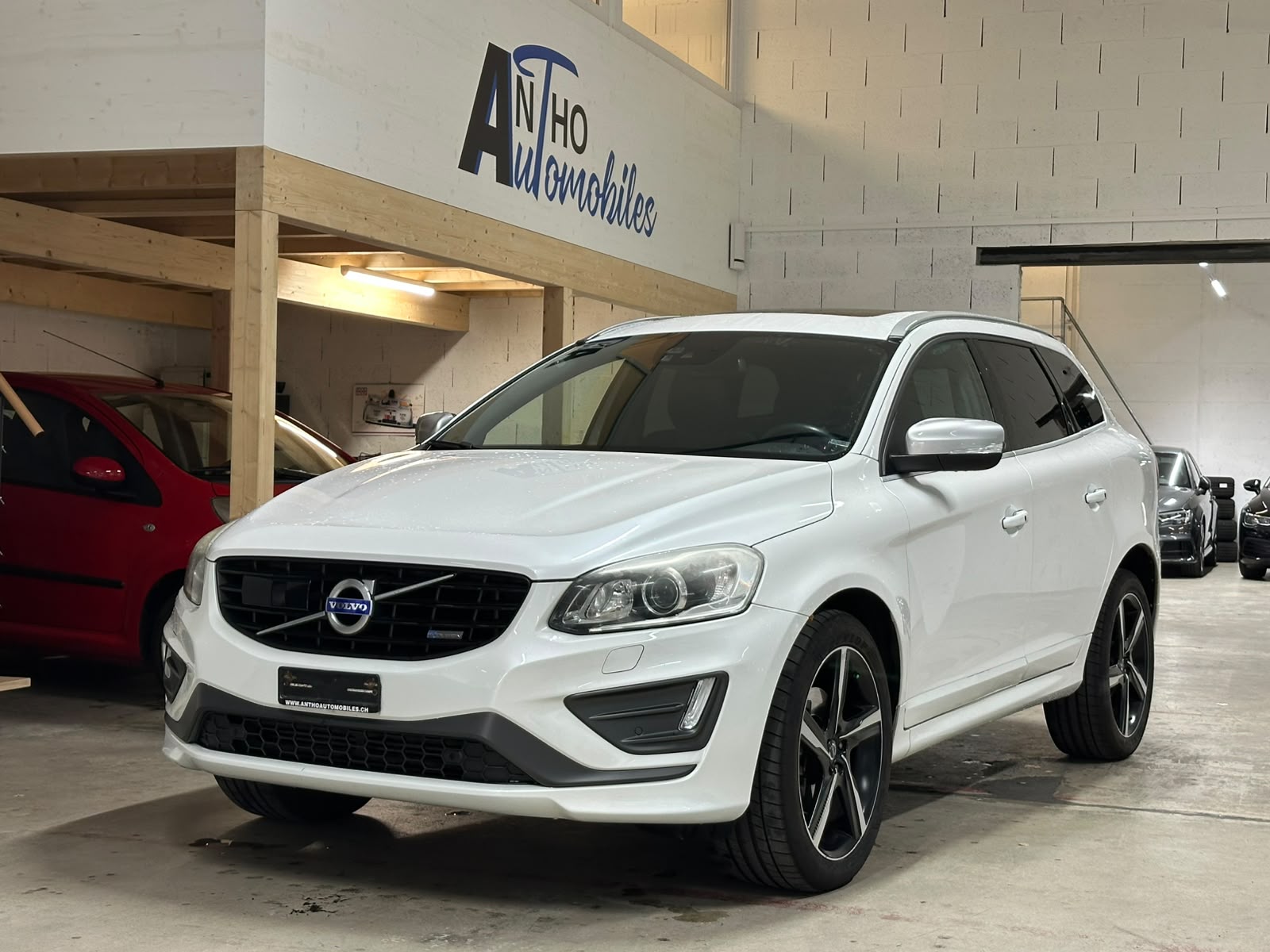 VOLVO XC60 T6 AWD Summum R-Design Geartronic-image-0