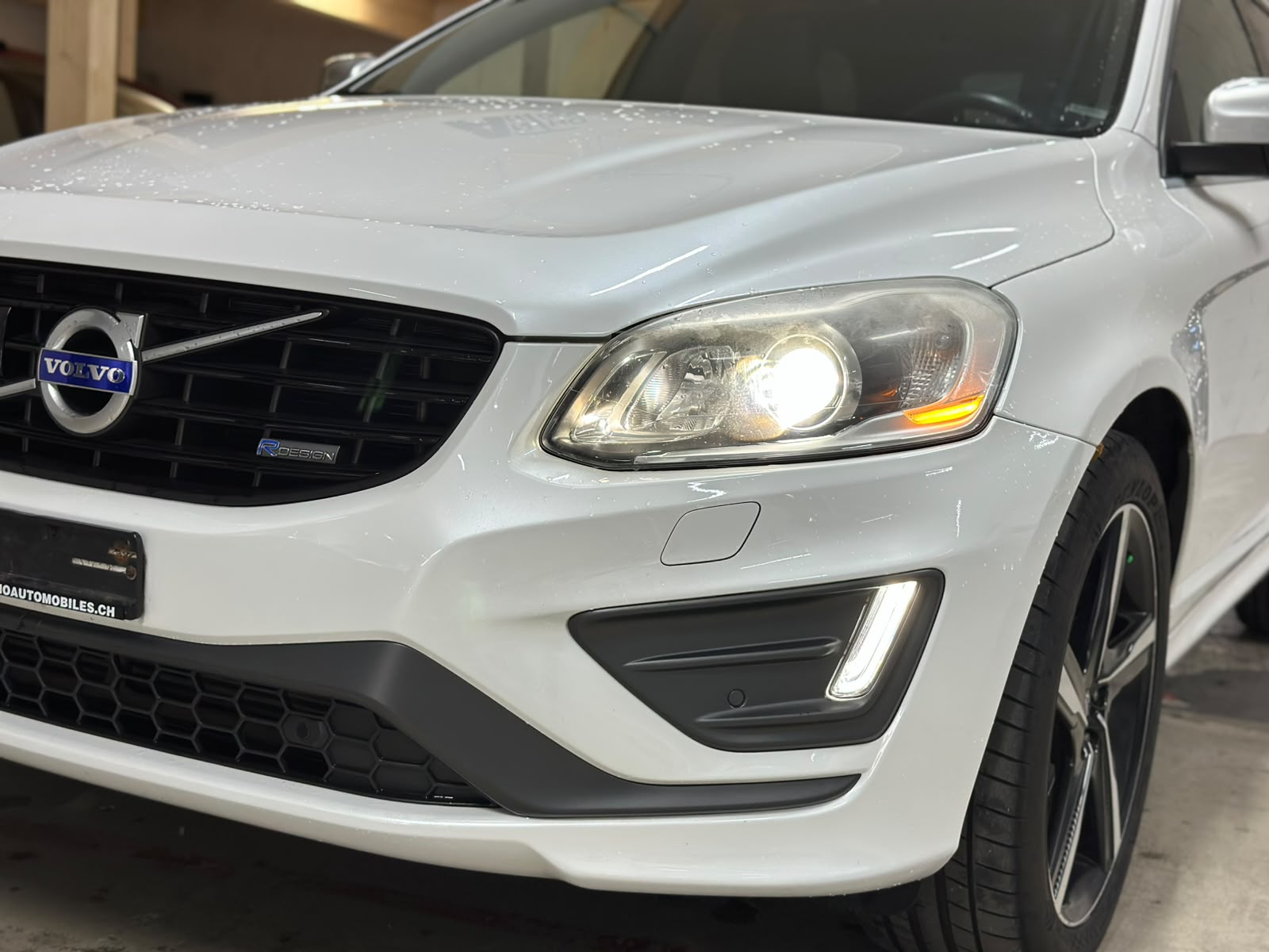 VOLVO XC60 T6 AWD Summum R-Design Geartronic-image-6