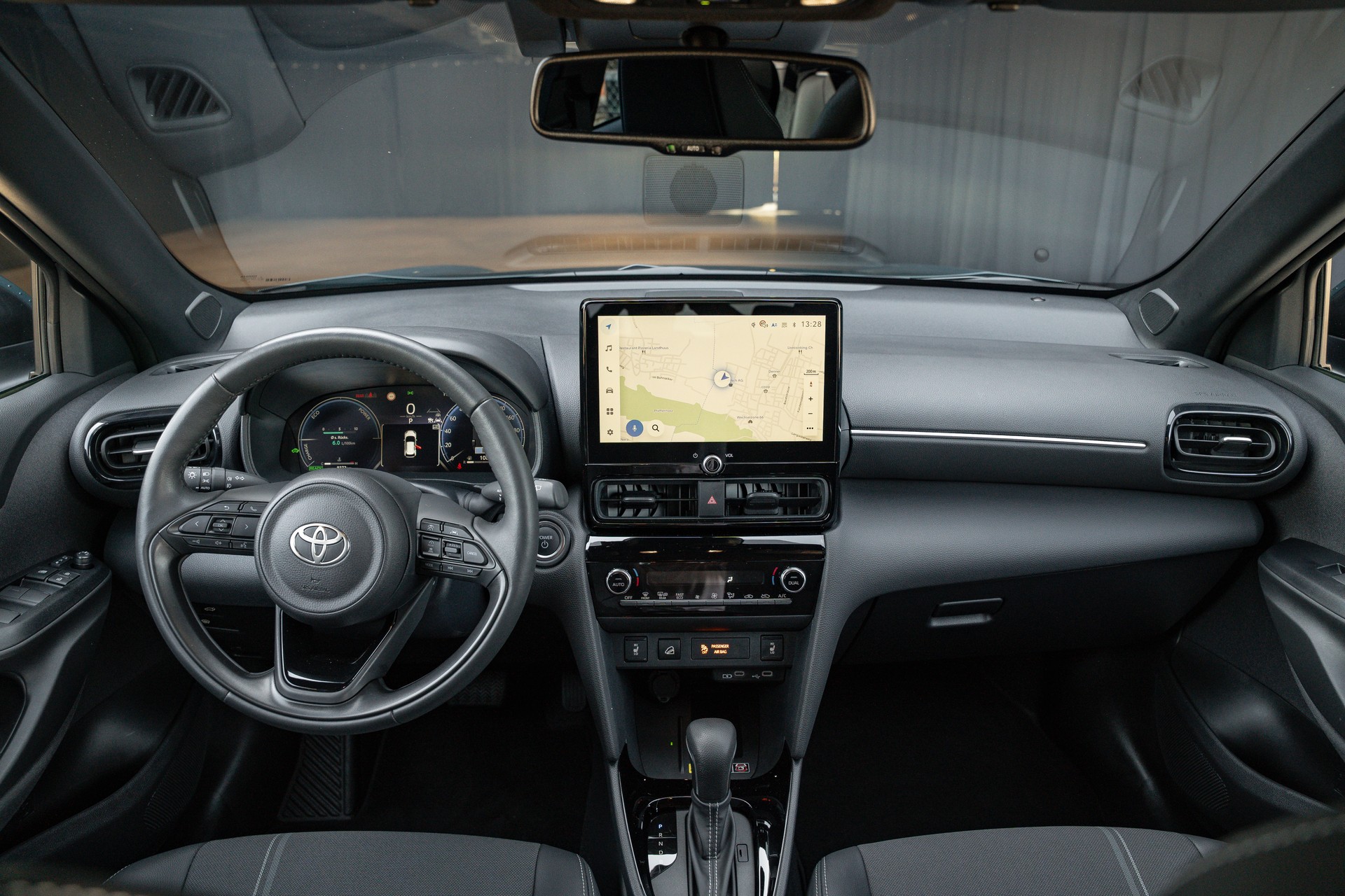 TOYOTA Yaris Cross 1.5 Executive 4x4 AWDi e-CVT-image-14