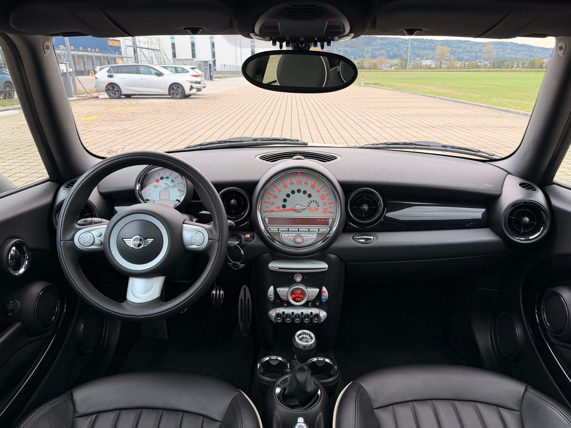 MINI Cooper S-image-16