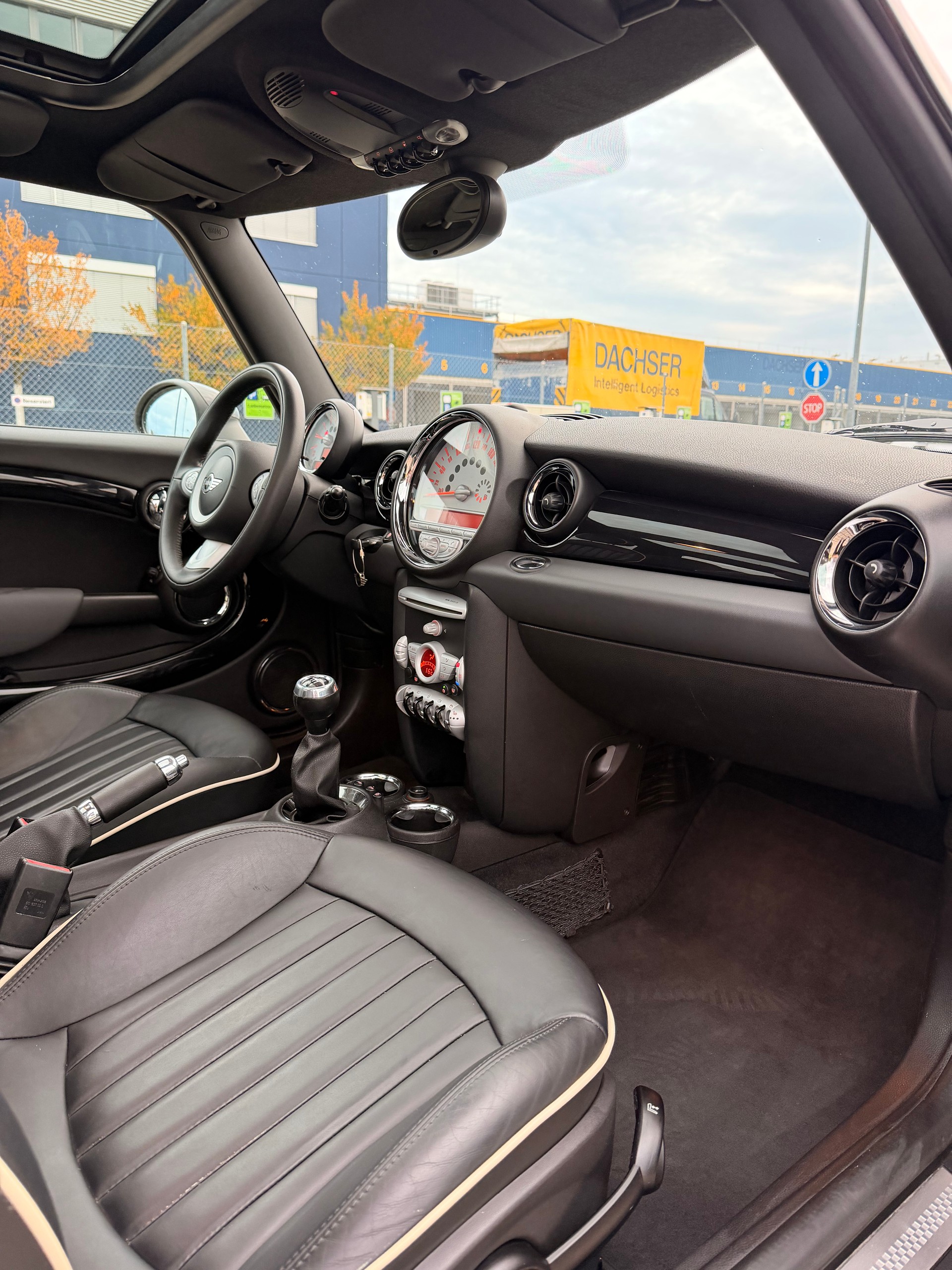 MINI Cooper S-image-26
