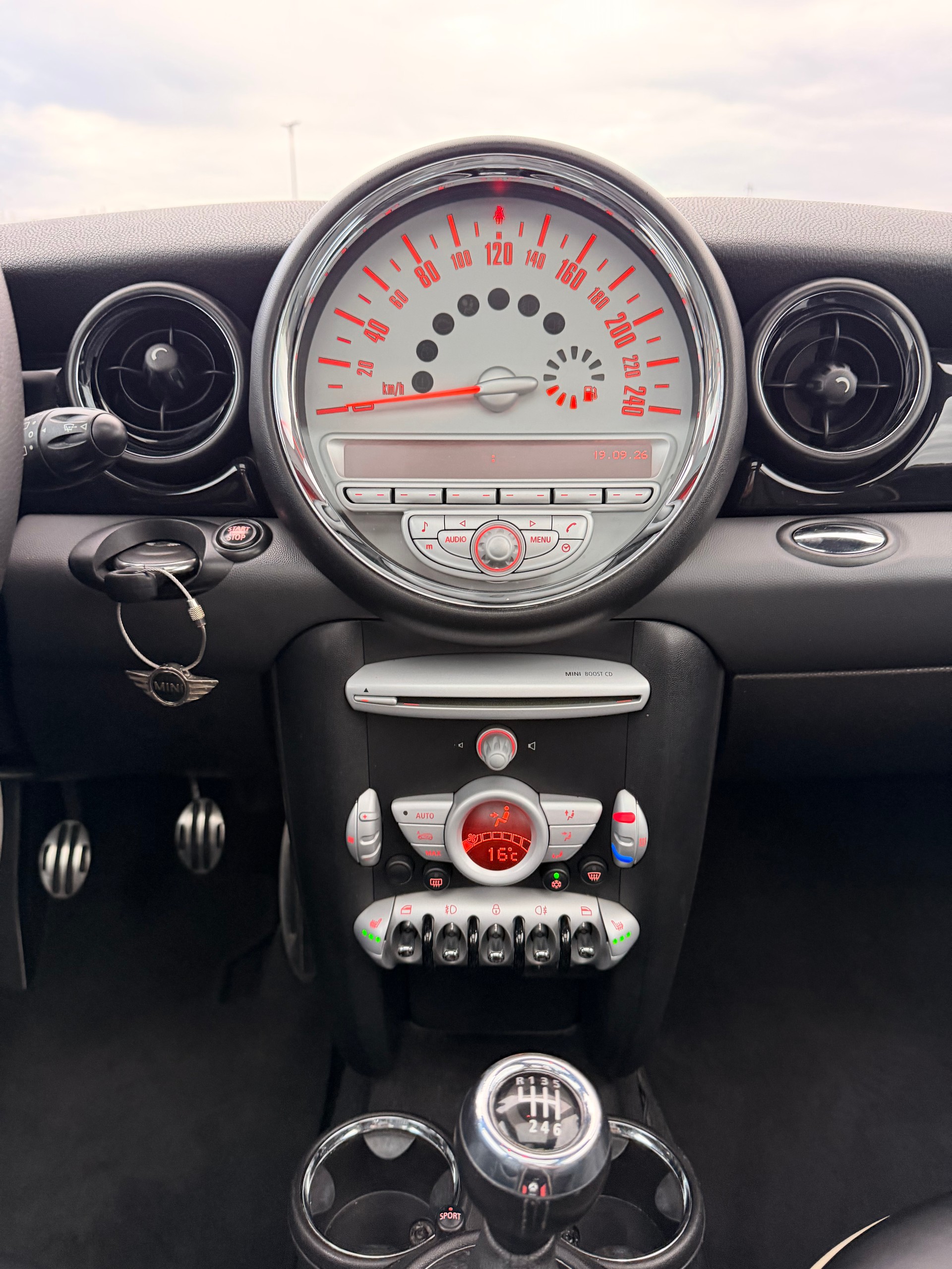 MINI Cooper S-image-24