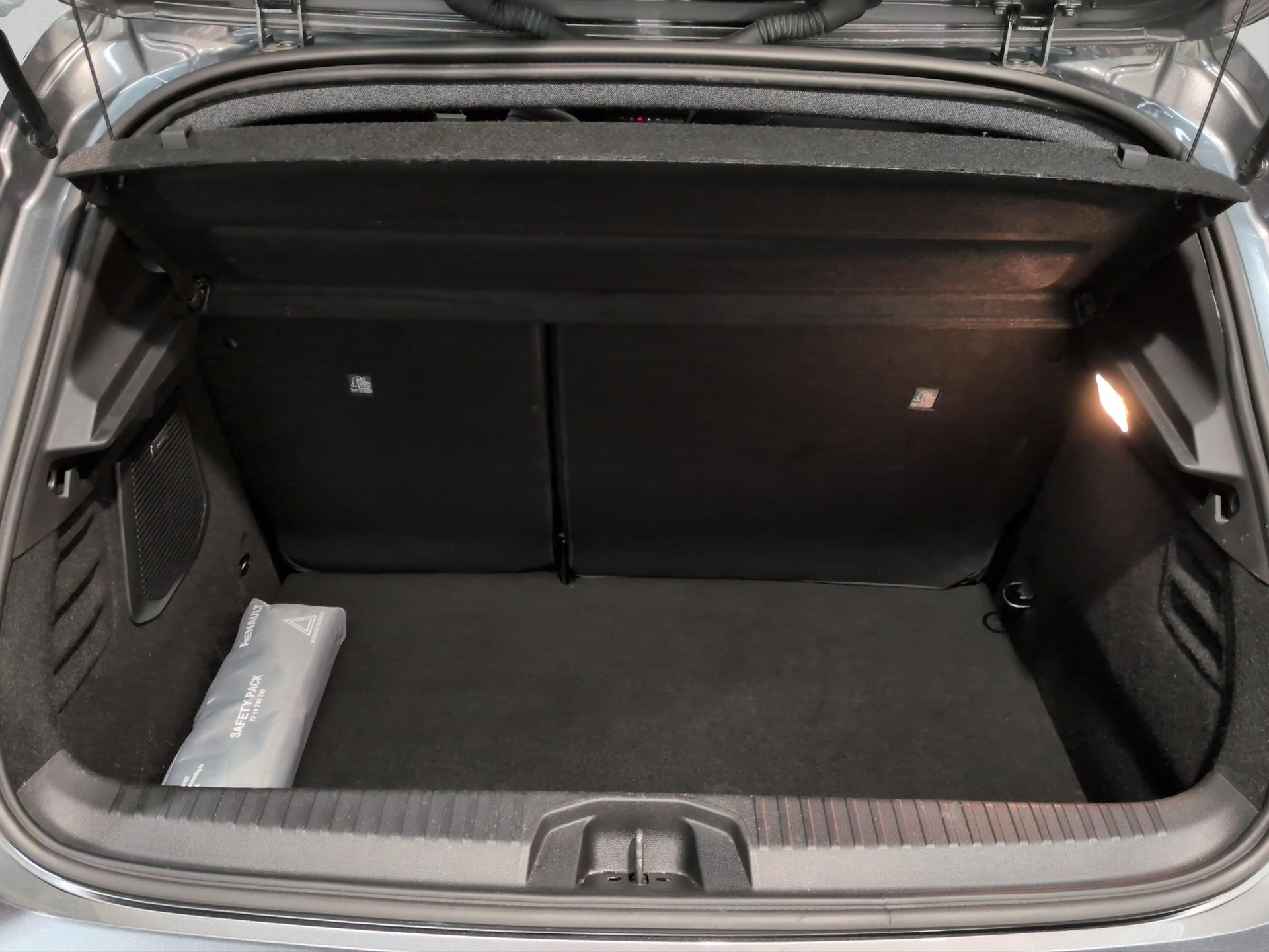 RENAULT Clio 1.6 E-Tech Esprit Alpine-image-15