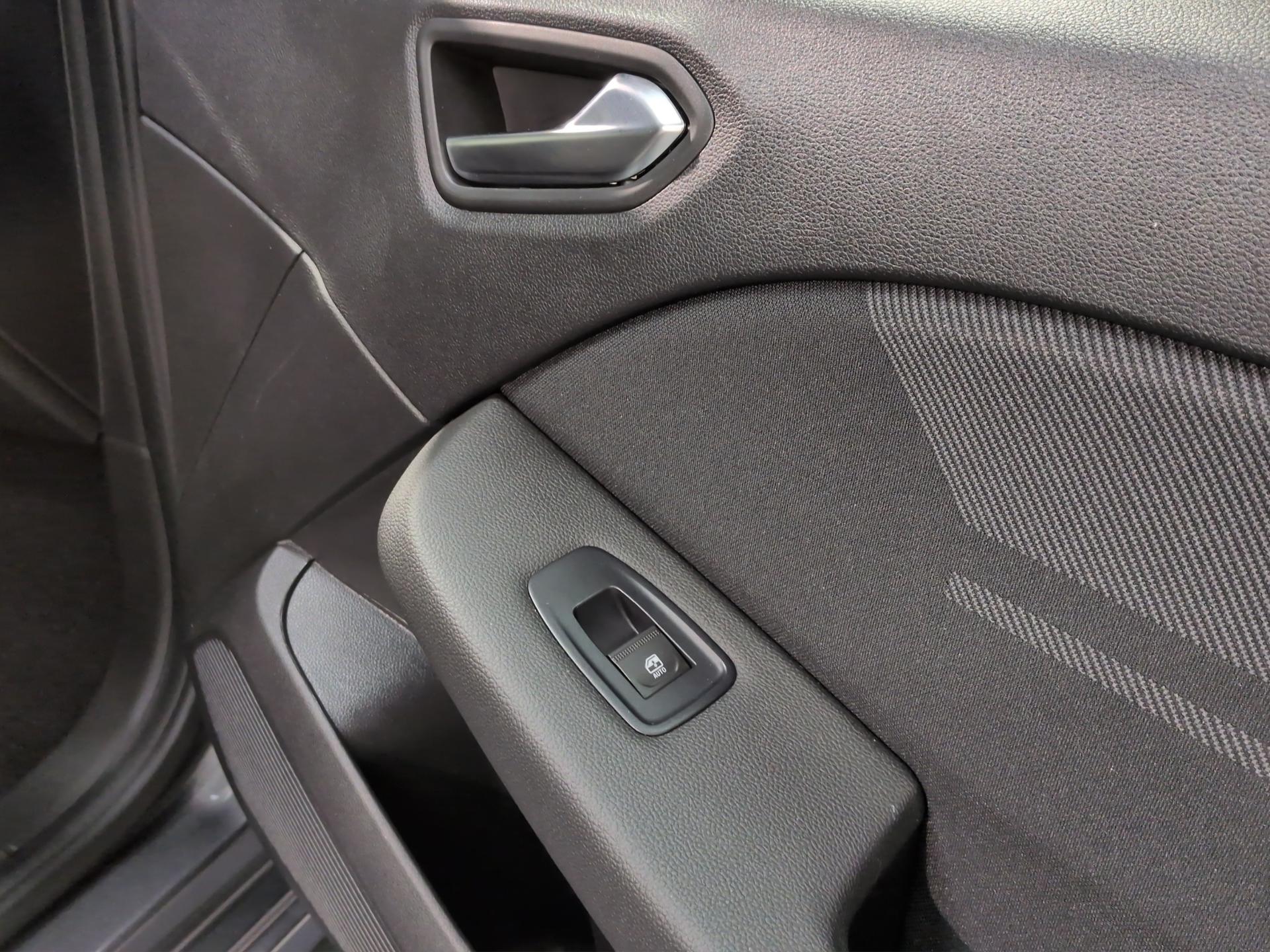 RENAULT Clio 1.6 E-Tech Esprit Alpine-image-24