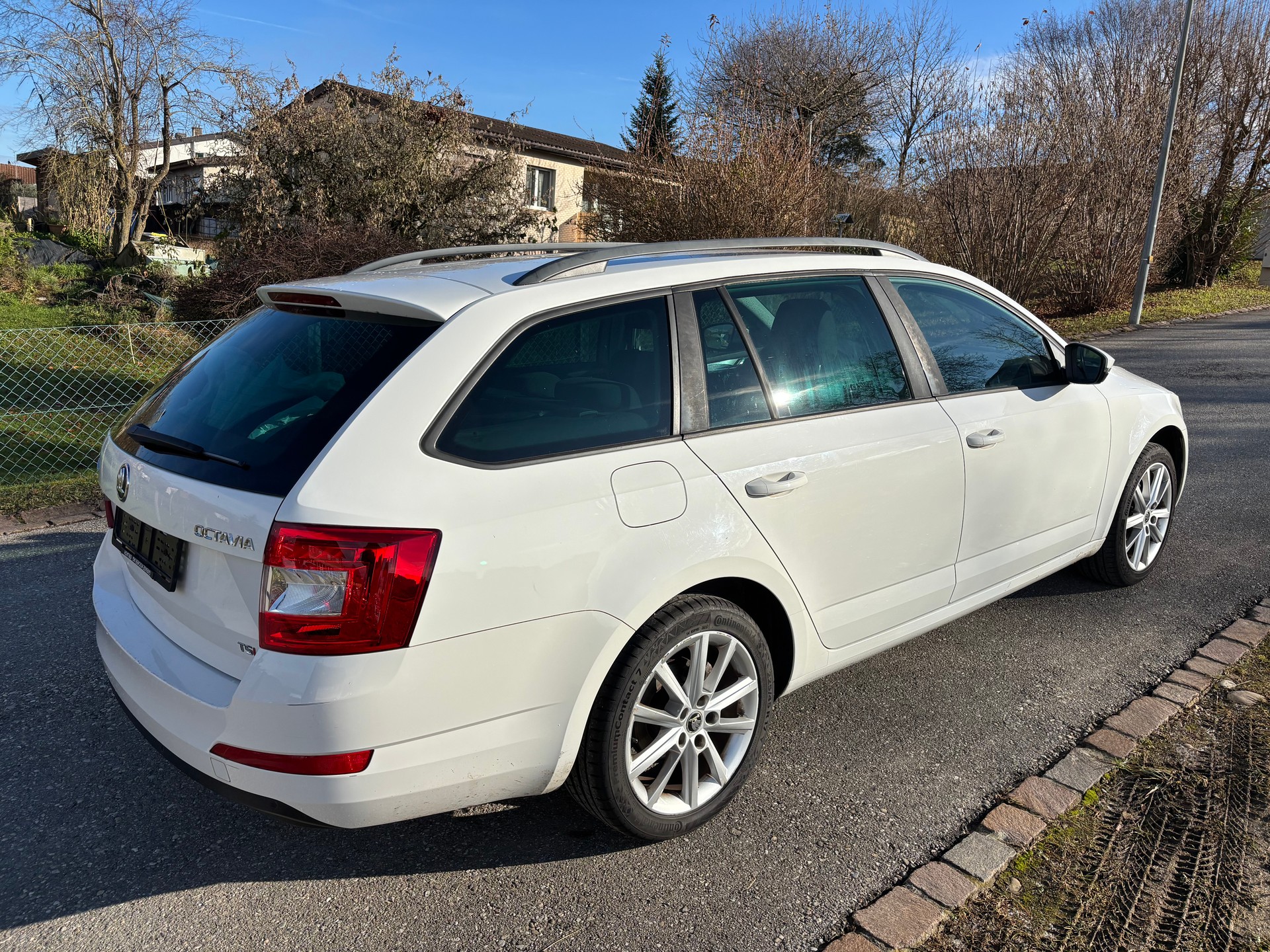 SKODA Octavia Combi 1.4 TSI Elegance-image-3
