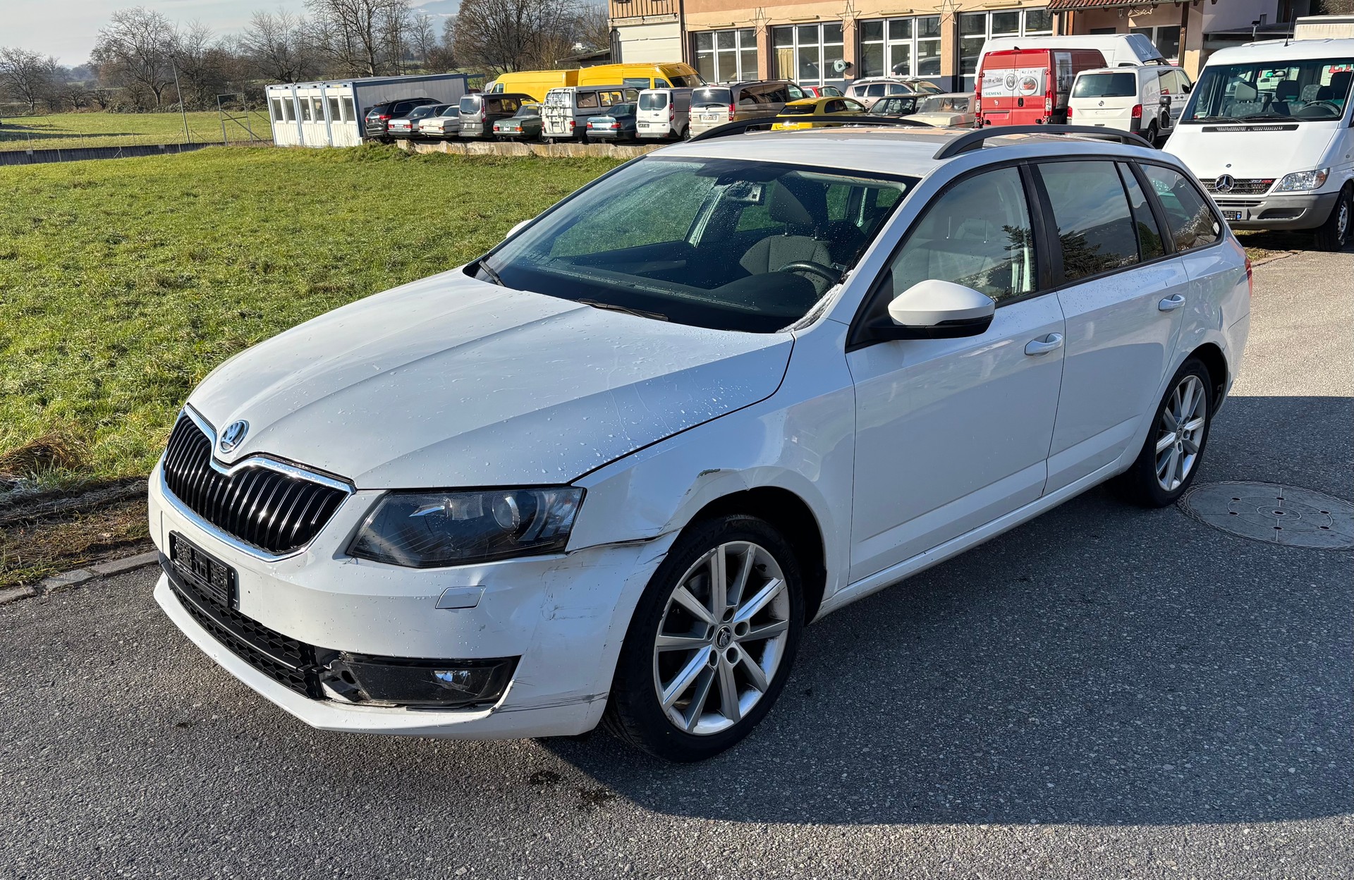 SKODA Octavia Combi 1.4 TSI Elegance-image-1