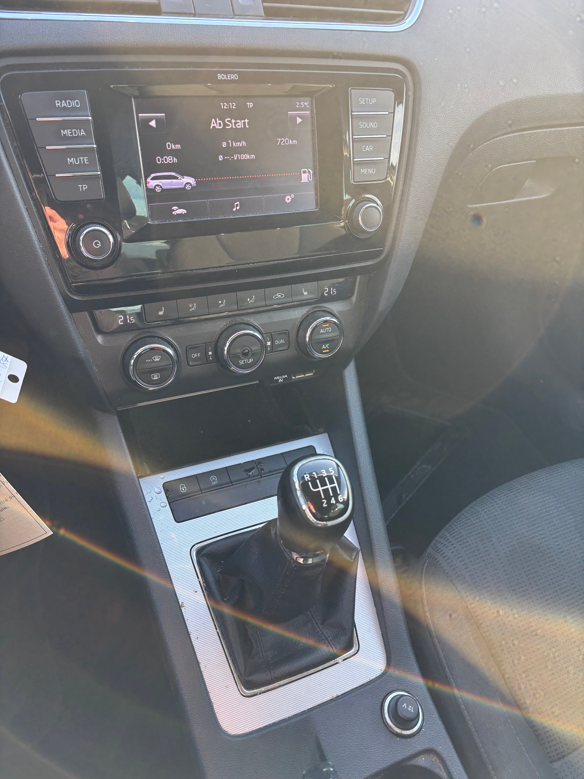 SKODA Octavia Combi 1.4 TSI Elegance-image-13
