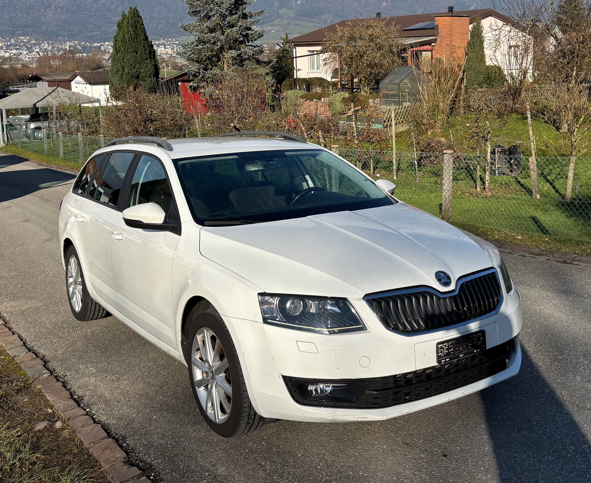 SKODA Octavia Combi 1.4 TSI Elegance-image-0