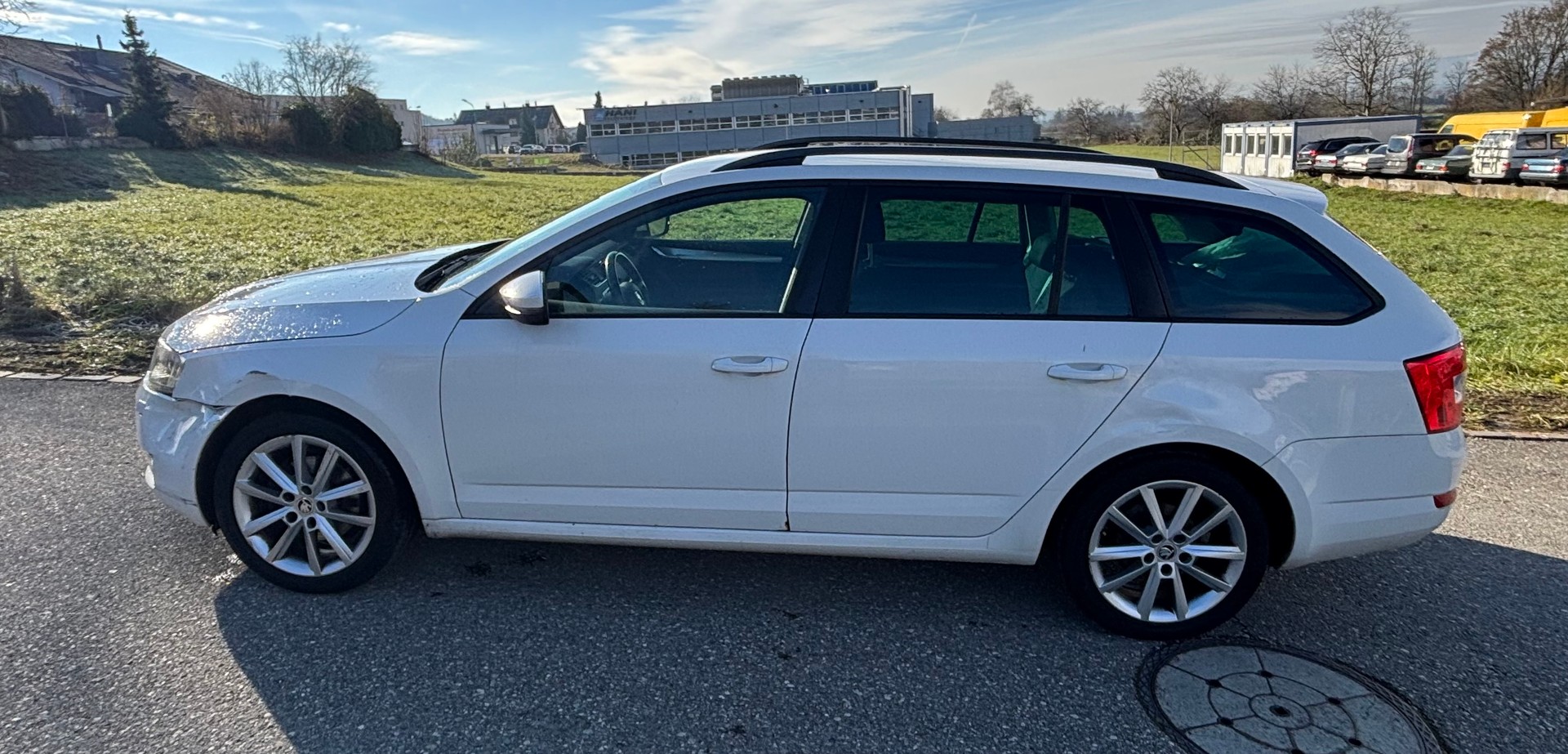 SKODA Octavia Combi 1.4 TSI Elegance-image-4
