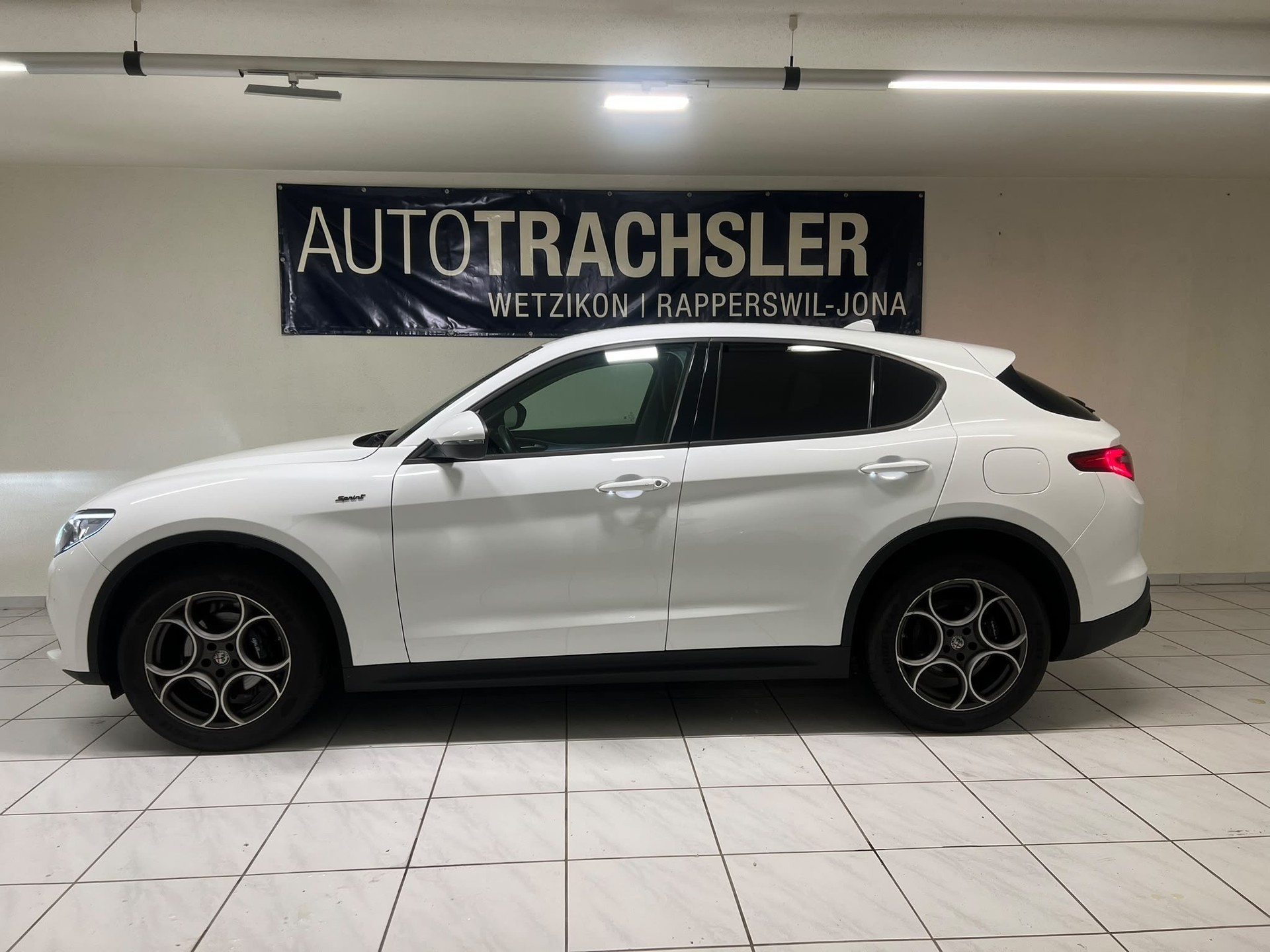 ALFA ROMEO Stelvio 2.0 Sprint Q4 Q4 Automatic-image-2