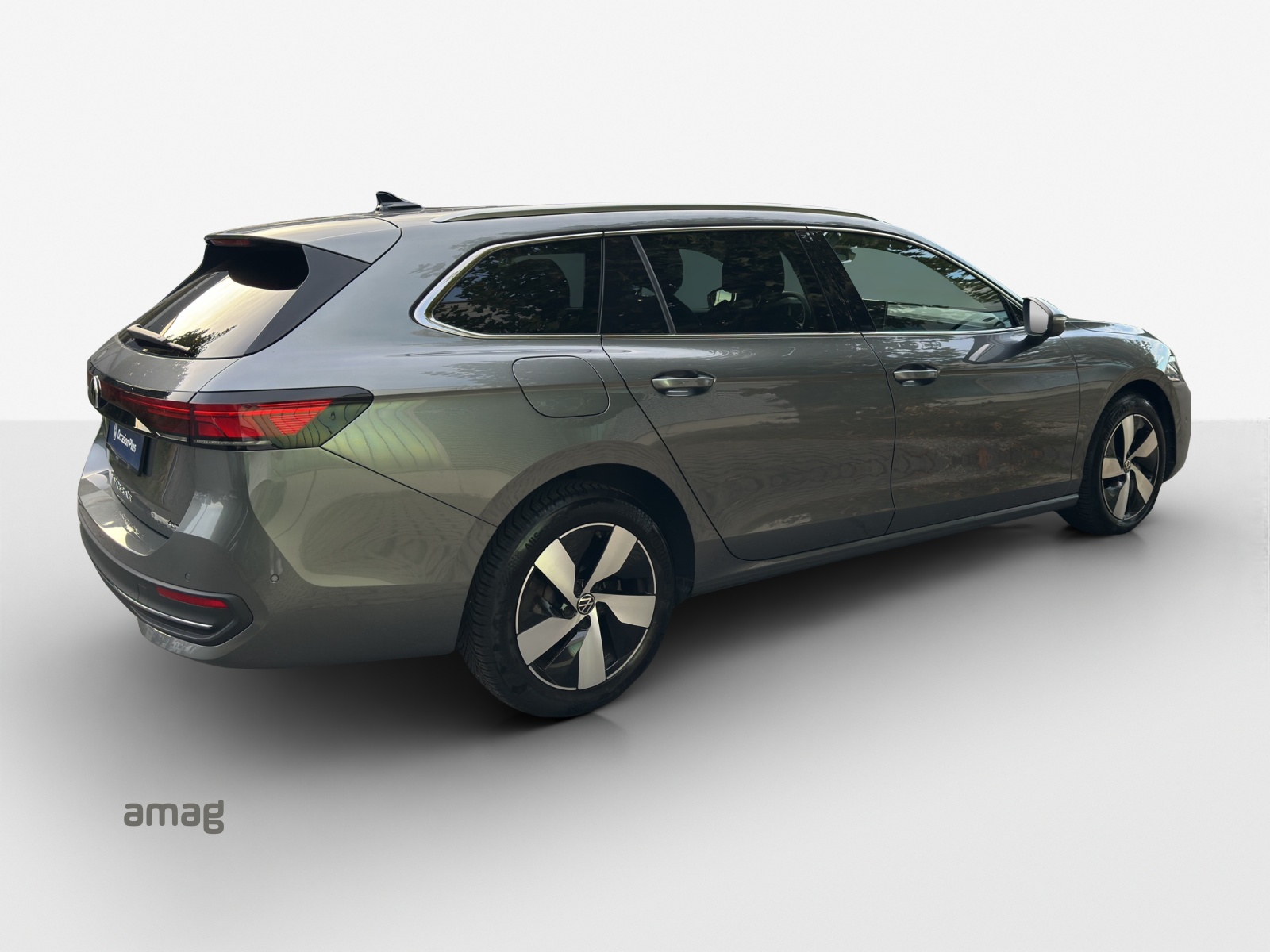 VW Passat Variant 2.0 TDI evo Business 4 Motion DSG-image-4