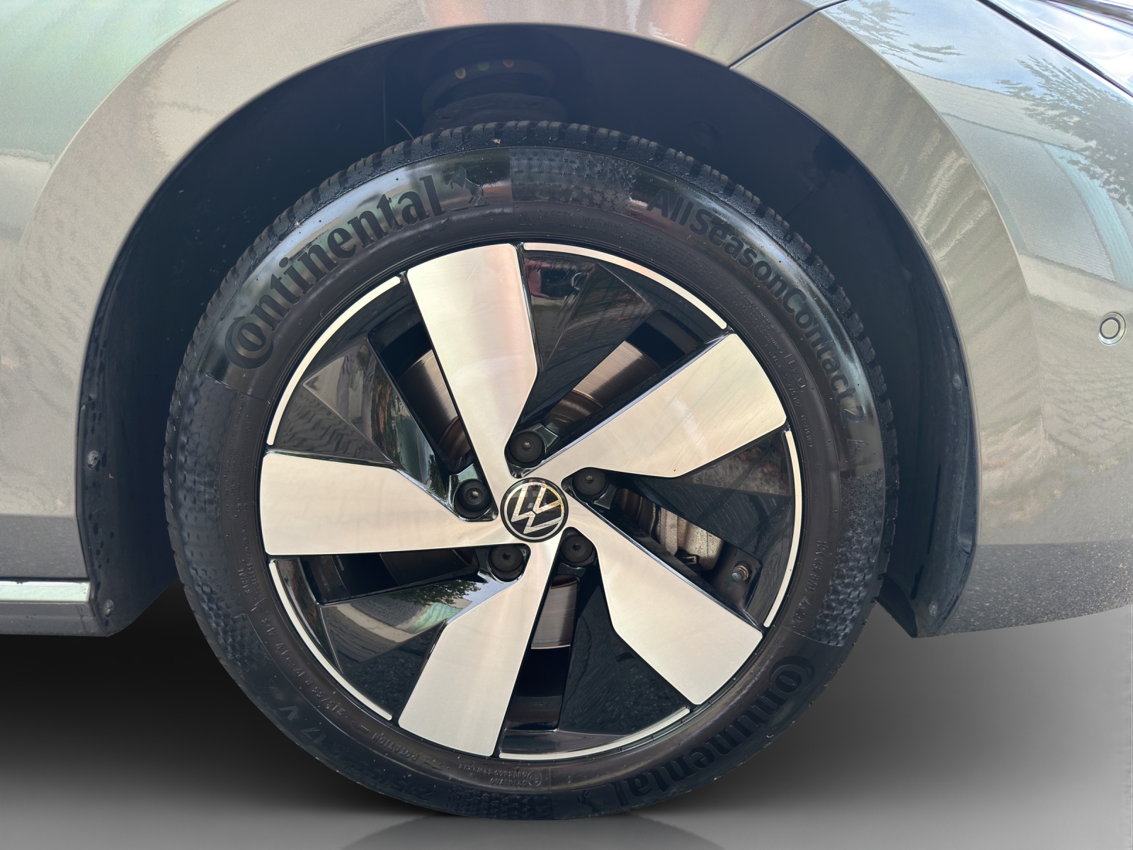 VW Passat Variant 2.0 TDI evo Business 4 Motion DSG-image-13