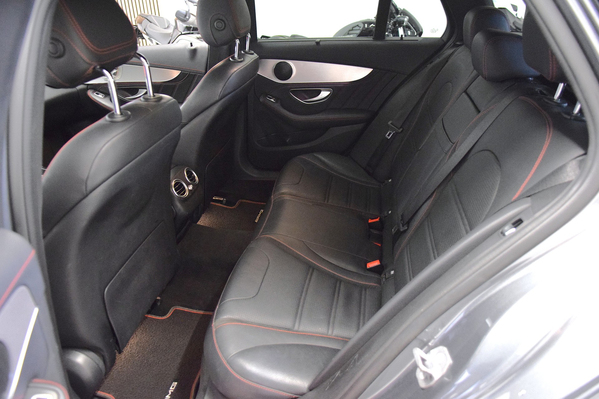 MERCEDES-BENZ C 43 AMG 4Matic 9G-Tronic-image-9