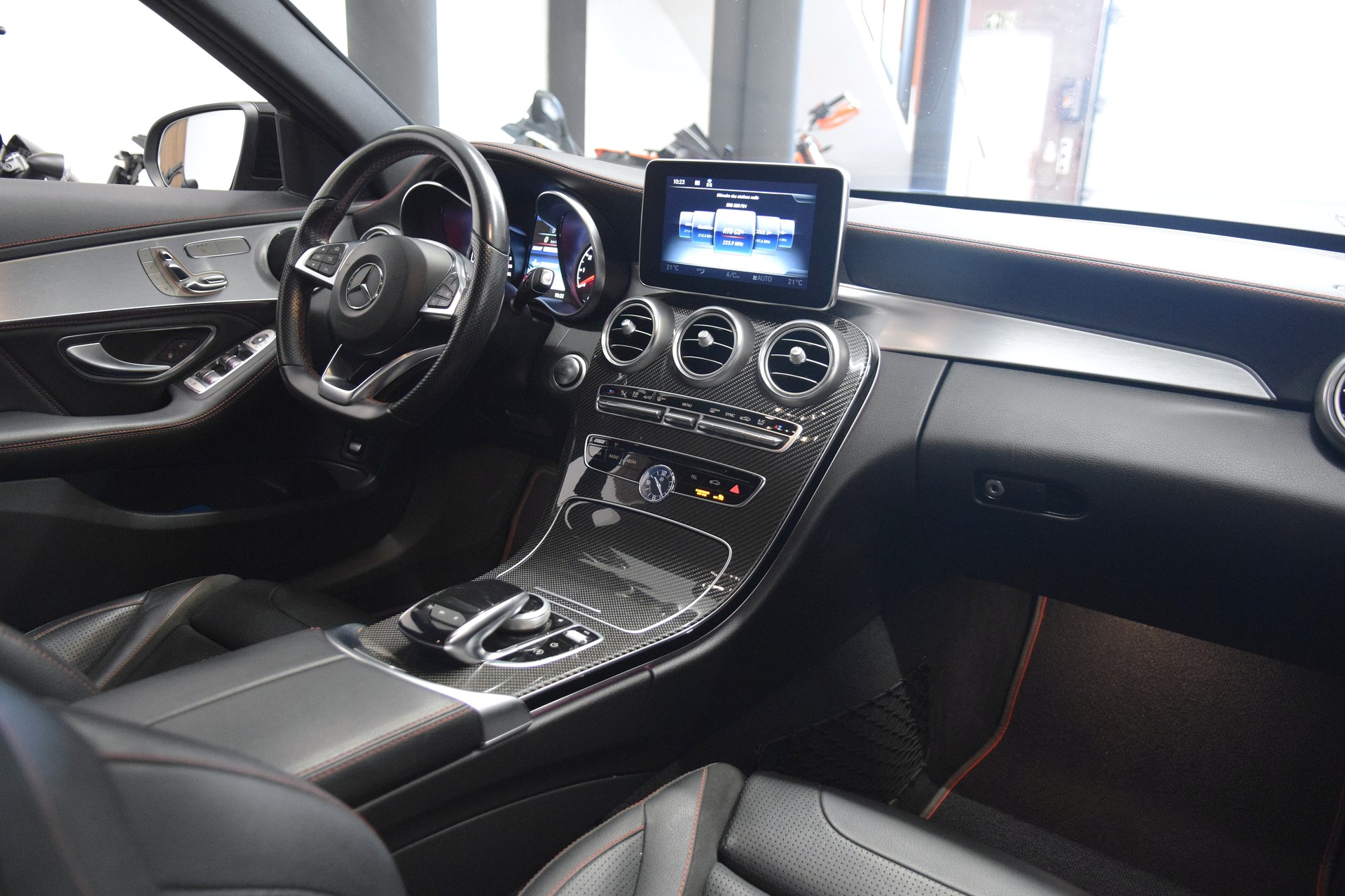 MERCEDES-BENZ C 43 AMG 4Matic 9G-Tronic-image-12