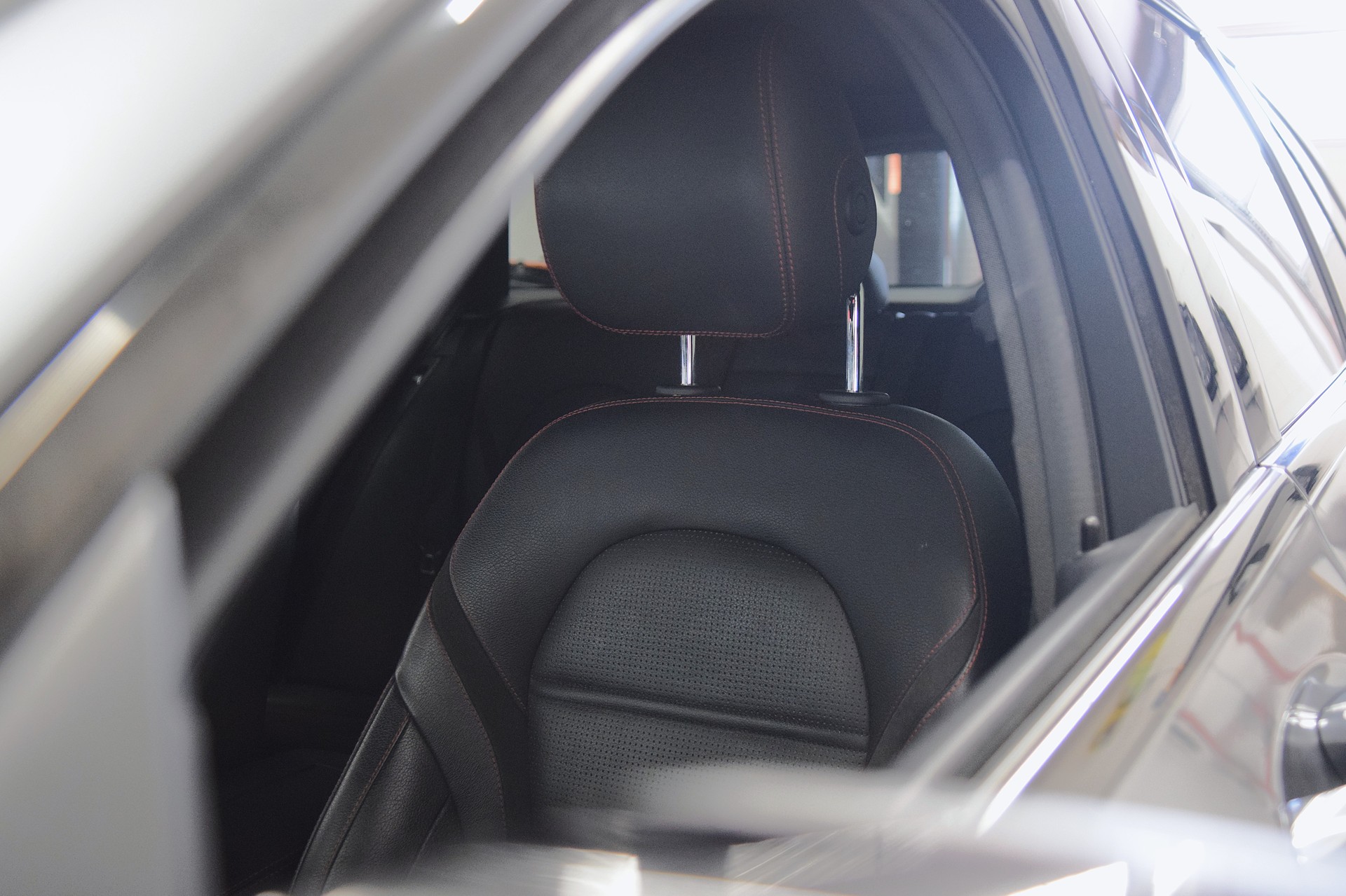 MERCEDES-BENZ C 43 AMG 4Matic 9G-Tronic-image-7