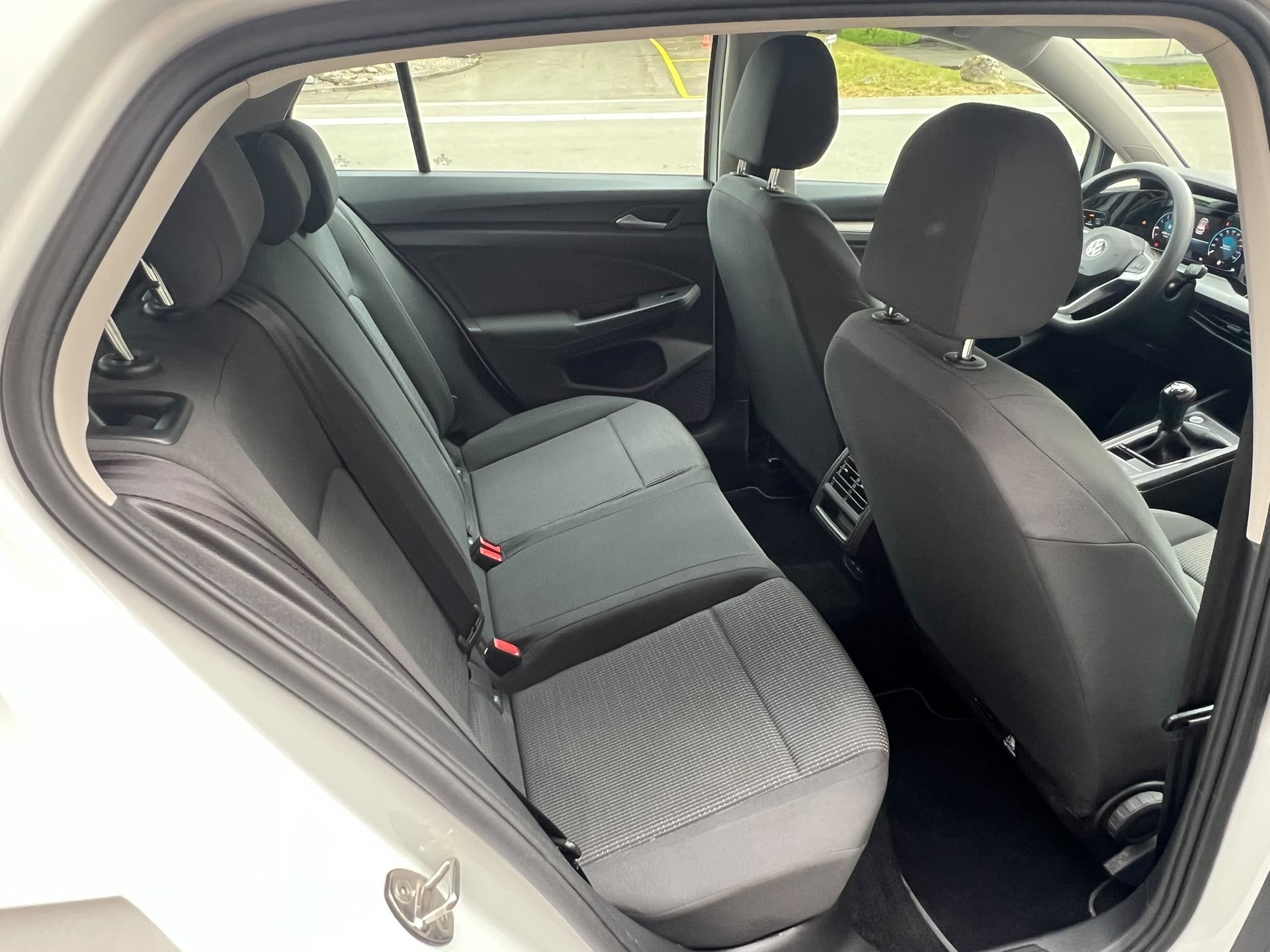 VW Golf 1.0 TSI Value-image-12