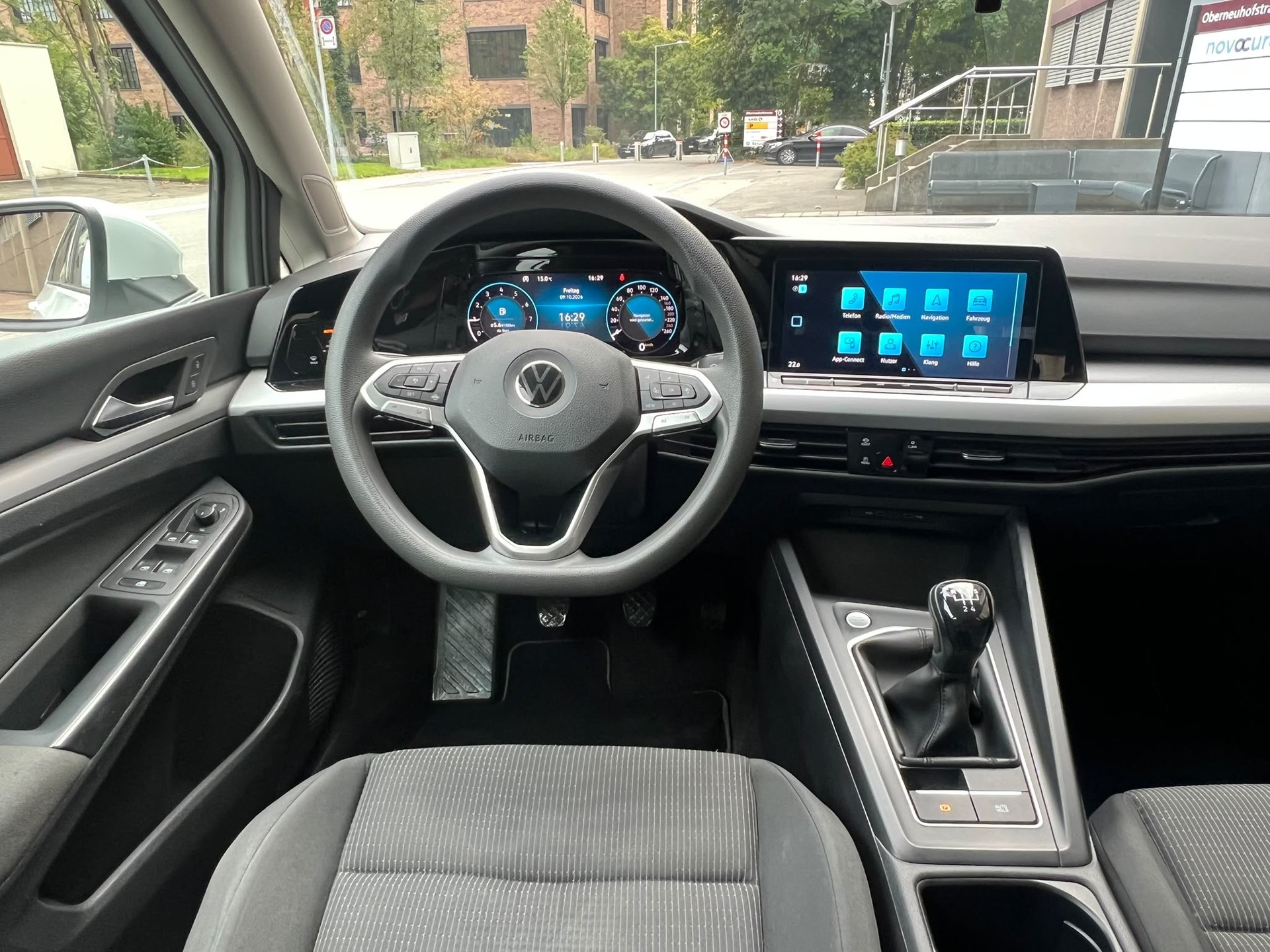 VW Golf 1.0 TSI Value-image-10