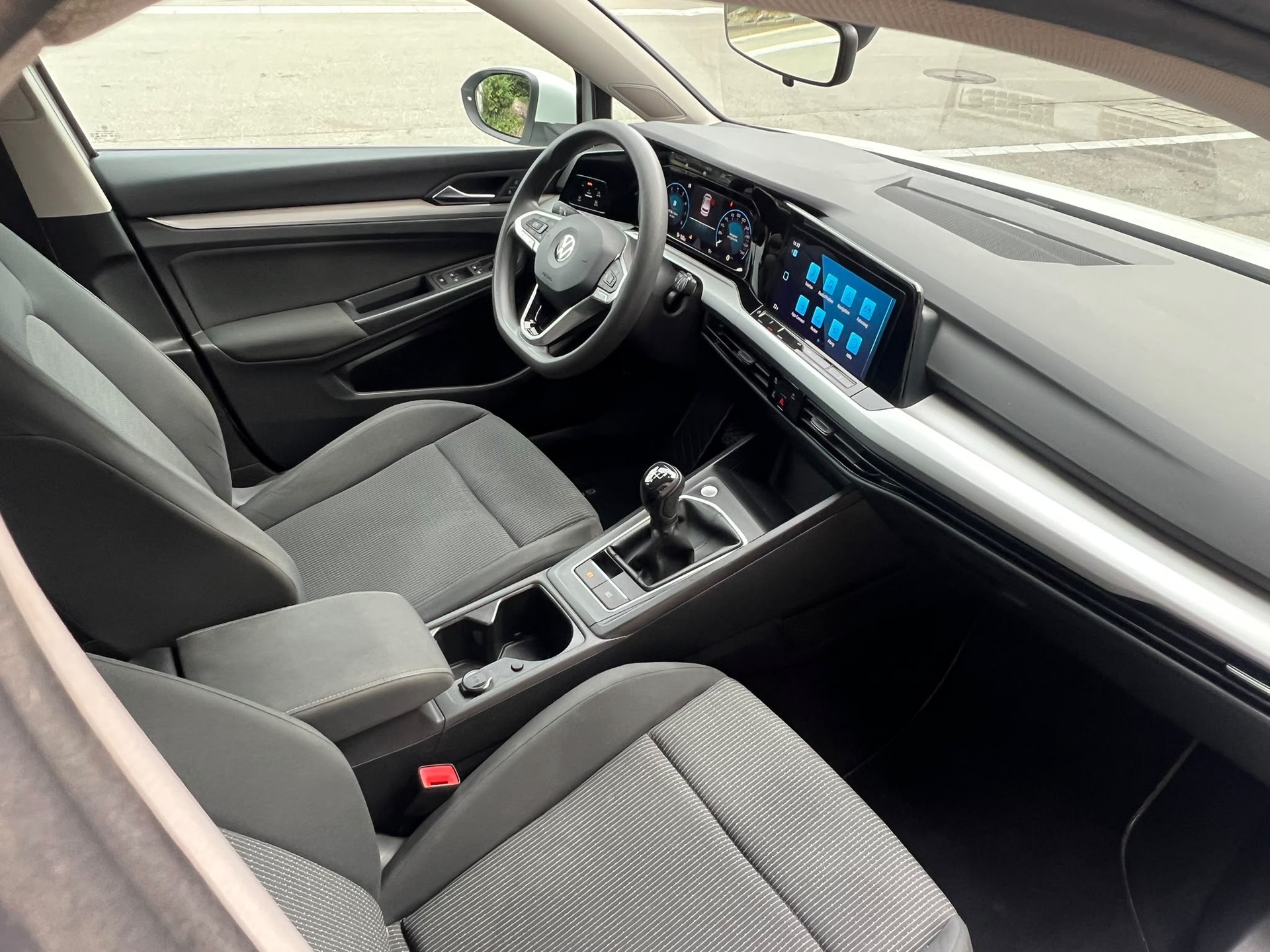 VW Golf 1.0 TSI Value-image-9